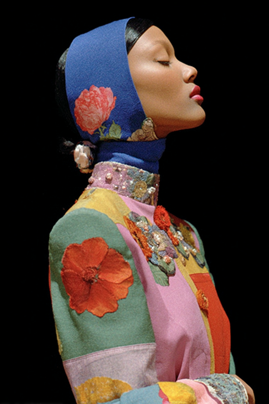 Baroque_elegance_african_Model_colors_complementary_suit_fold_b2ca9b69-b3d6-4de9-9f94-ac01c6efc206_3.png
