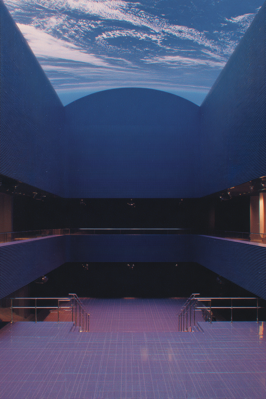 dramatic_top-floor_sci-fi_architectural_masterpiece_curved_tr_b39b6297-36e3-4eb2-aac7-f5b2865d9af1_0.png