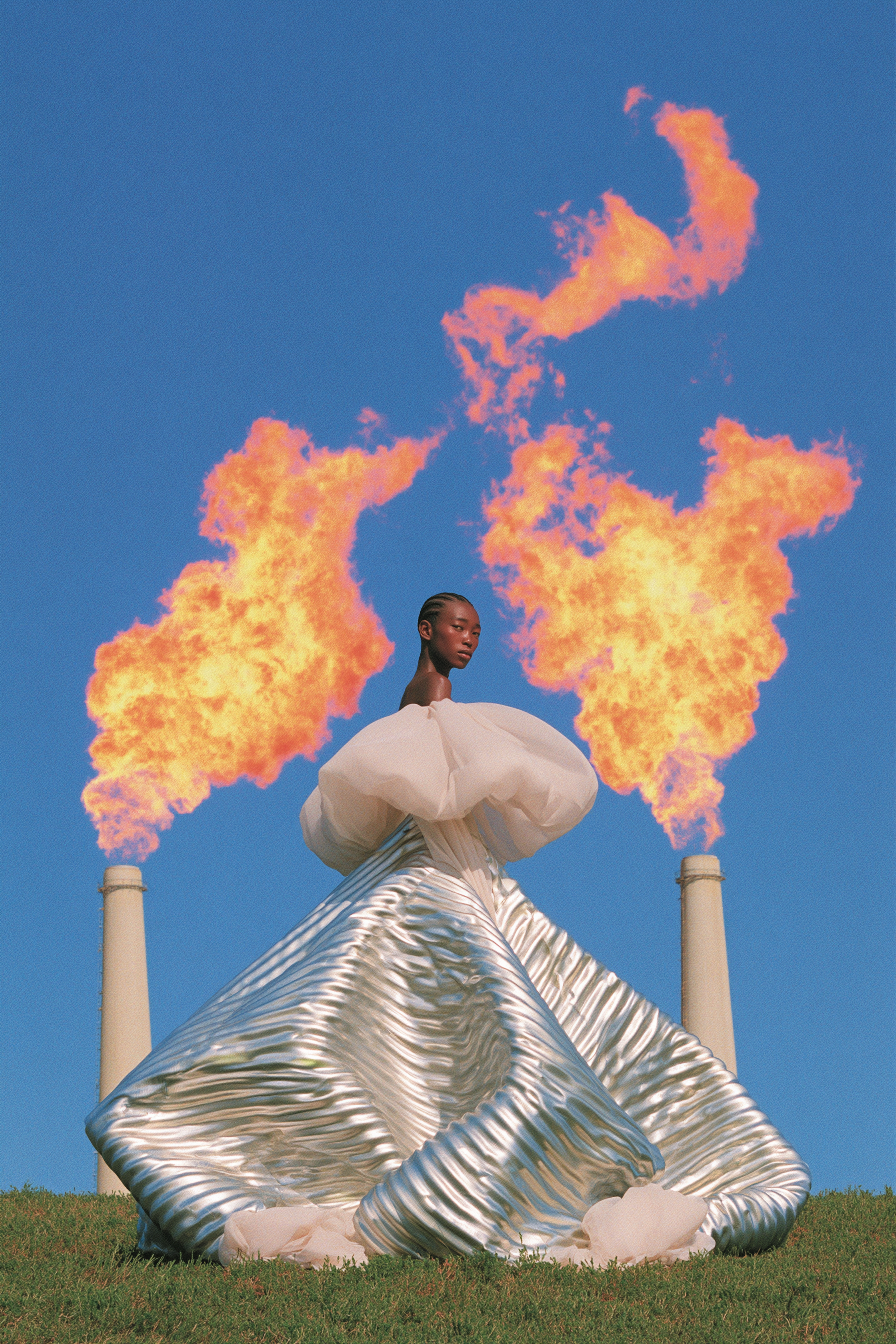 African_female_model_wearing_an_architectural_gown_of_corruga_ae96d6e7-bfe2-4942-b3fd-fac578e6acee_3.png