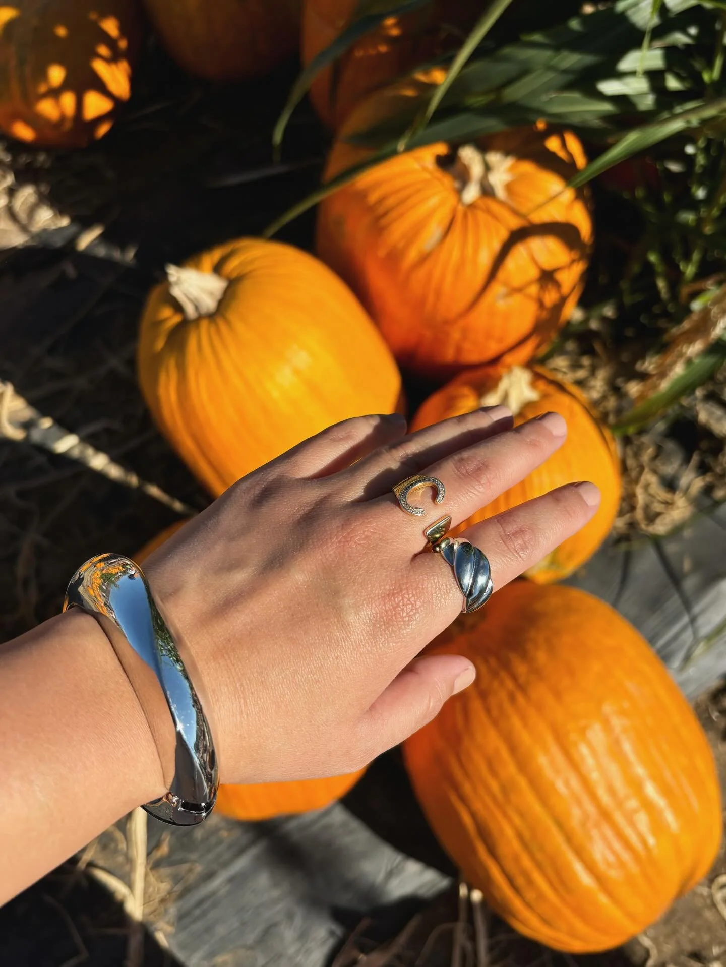 Perfect pumpkin patch accessories 🧡
Our Element bangle paired with some new arrivals! 👀