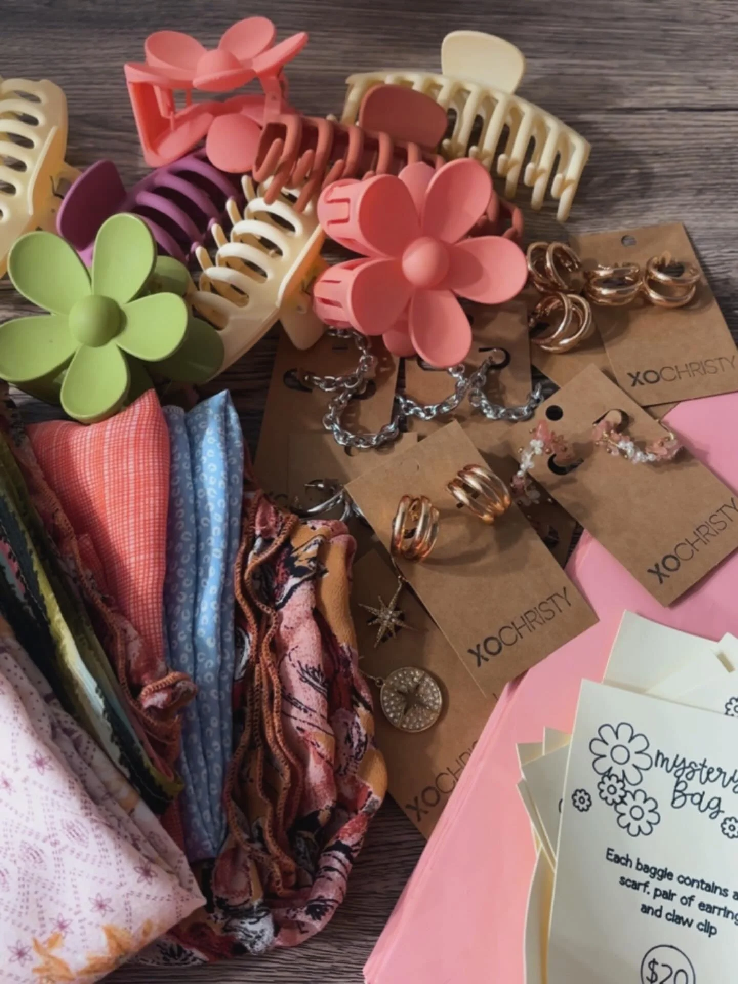 Pop Up exclusive‼️

Accessory mystery bags 🤭 Stop by and grab one for yourself or to give as a gift this holiday season!