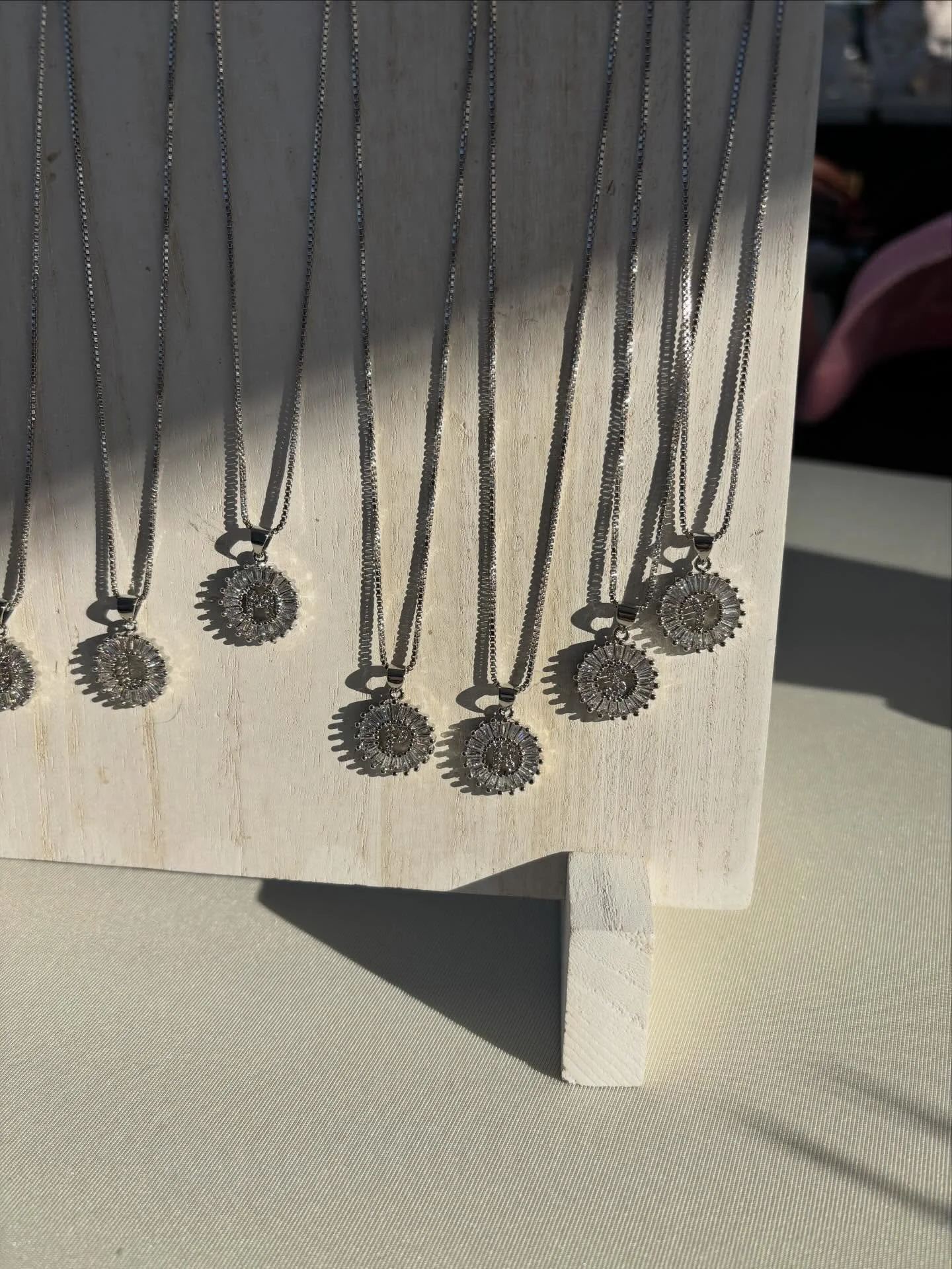 Our top selling necklace, the initial necklace 😍

Available in Gold and Silver ✨