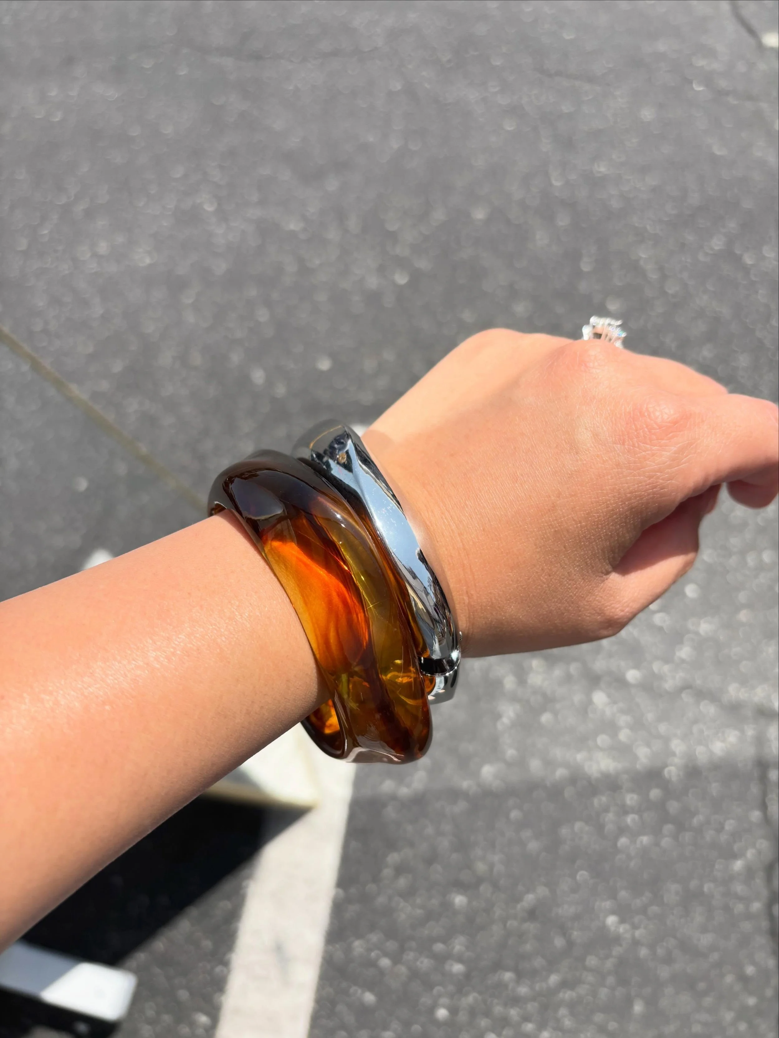 Loving this arm candy ✨ 
Shop our Element bangle in silver and Gal bangle in toffee under New Arrivals!

#summeraccessories #bangles #bracelets #smallbusiness