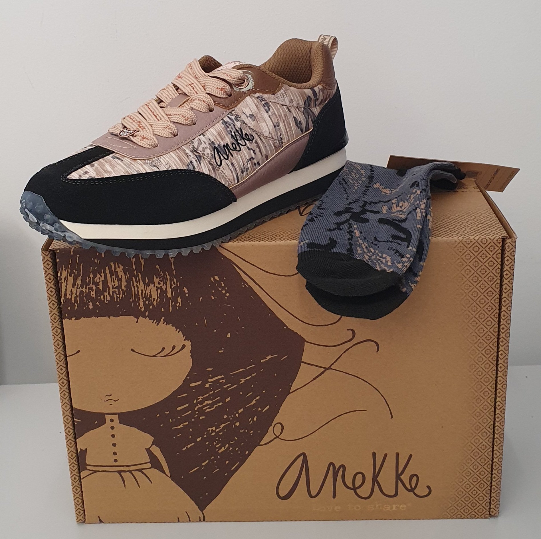 ANEKKE 41380-960 new york black gold
