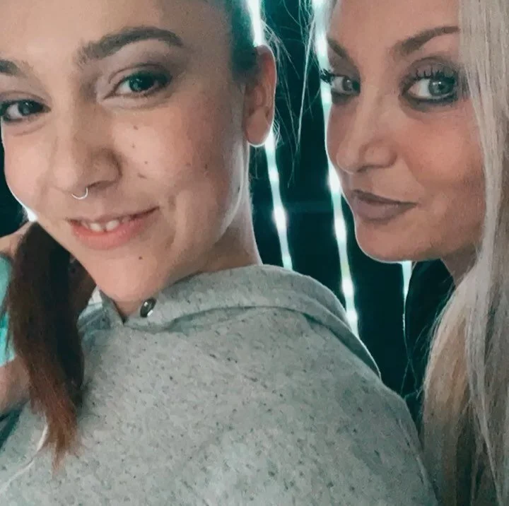 Questa sera ore 21.25 su Rai 1 la regina del Rock
#loredanabert&egrave; 🎼
Con le fantastiche bambine dell&rsquo; @accademiailsistina coreografate da @ilenja_rossi 🔥💣🔥

&Egrave; stato un piacere affiancarti in questa esperienza!! 

Non perdetevi l