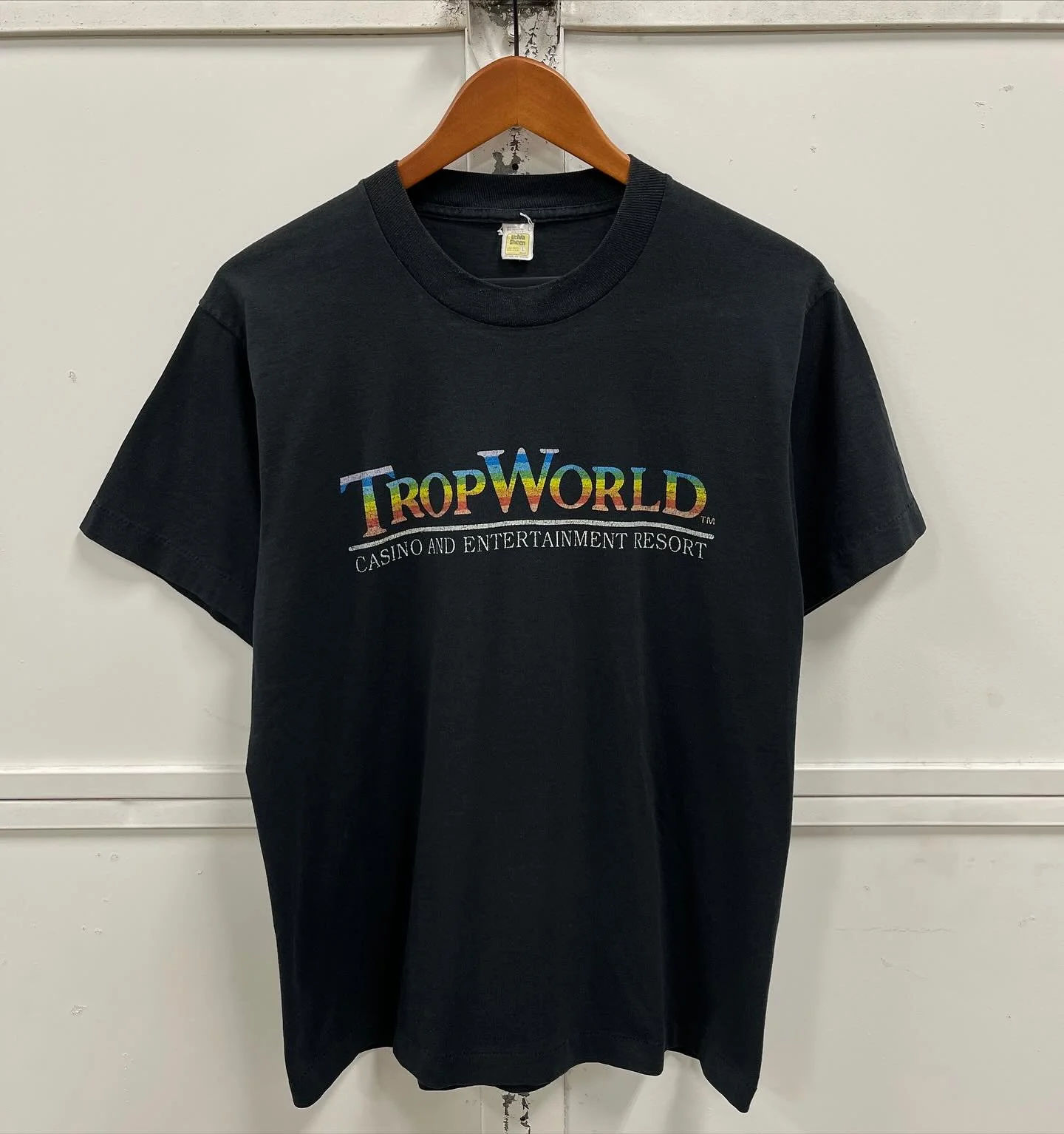 💚 Vintage TropWorld tee
.
Made you look. From &lsquo;88 - &lsquo;95, this was the name of the Tropicana resort in Atlantic City.
.
$15 + ship
DM to purchase
All proceeds go to @dcabortionfund. 
They help provide abortion access for all.
.
M/L
Pit-to