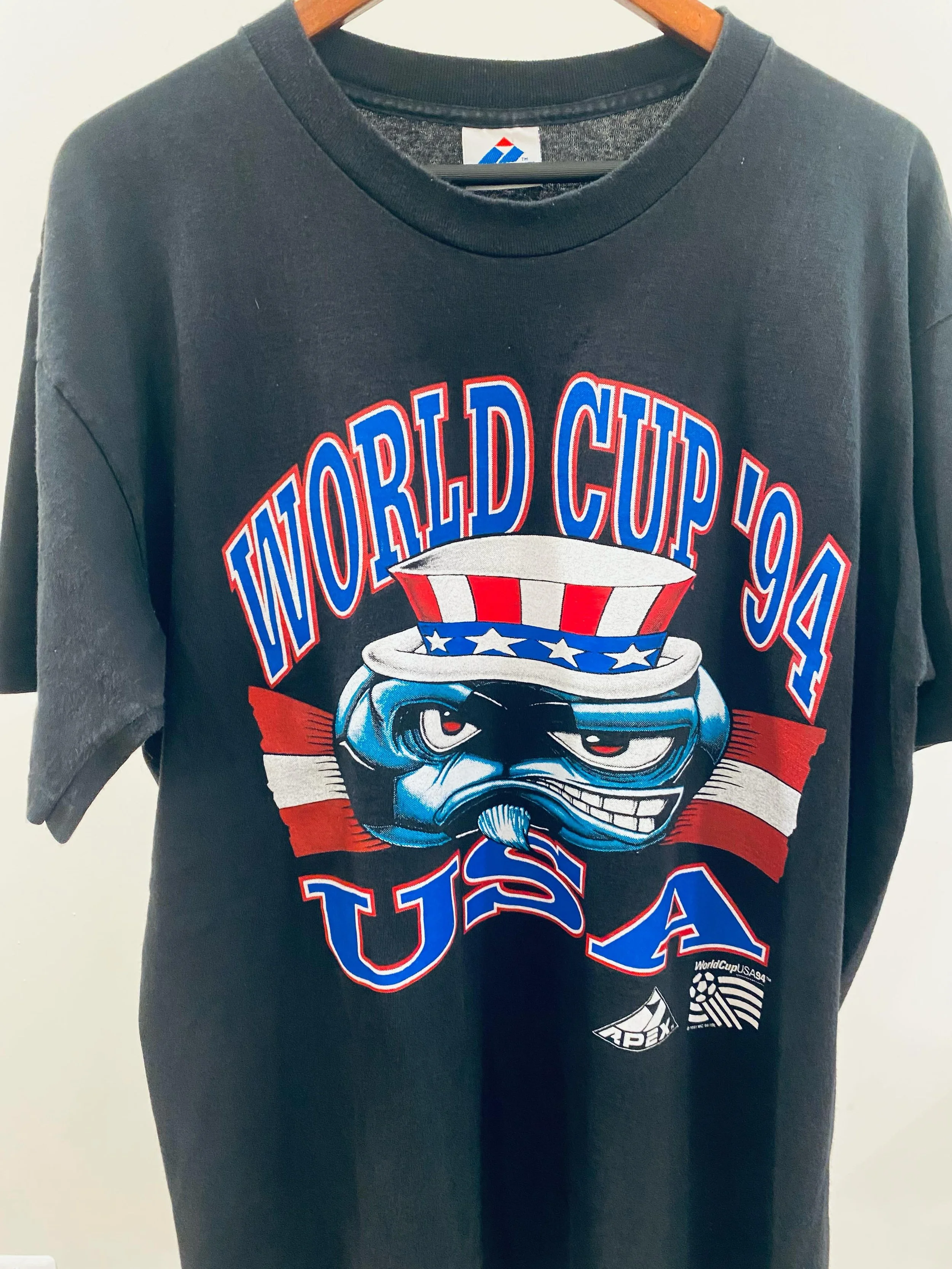 💚 Vintage &lsquo;94 World Cup tee 
.
$60 + ship
DM to purchase
All proceeds go to @dcabortionfund. 
They help provide abortion access for all.
.
XL
Pit-to-Pit = 23
Length = 30
Single Stitch
.
___________________________
#USMNT #vintageworldcup #94wo