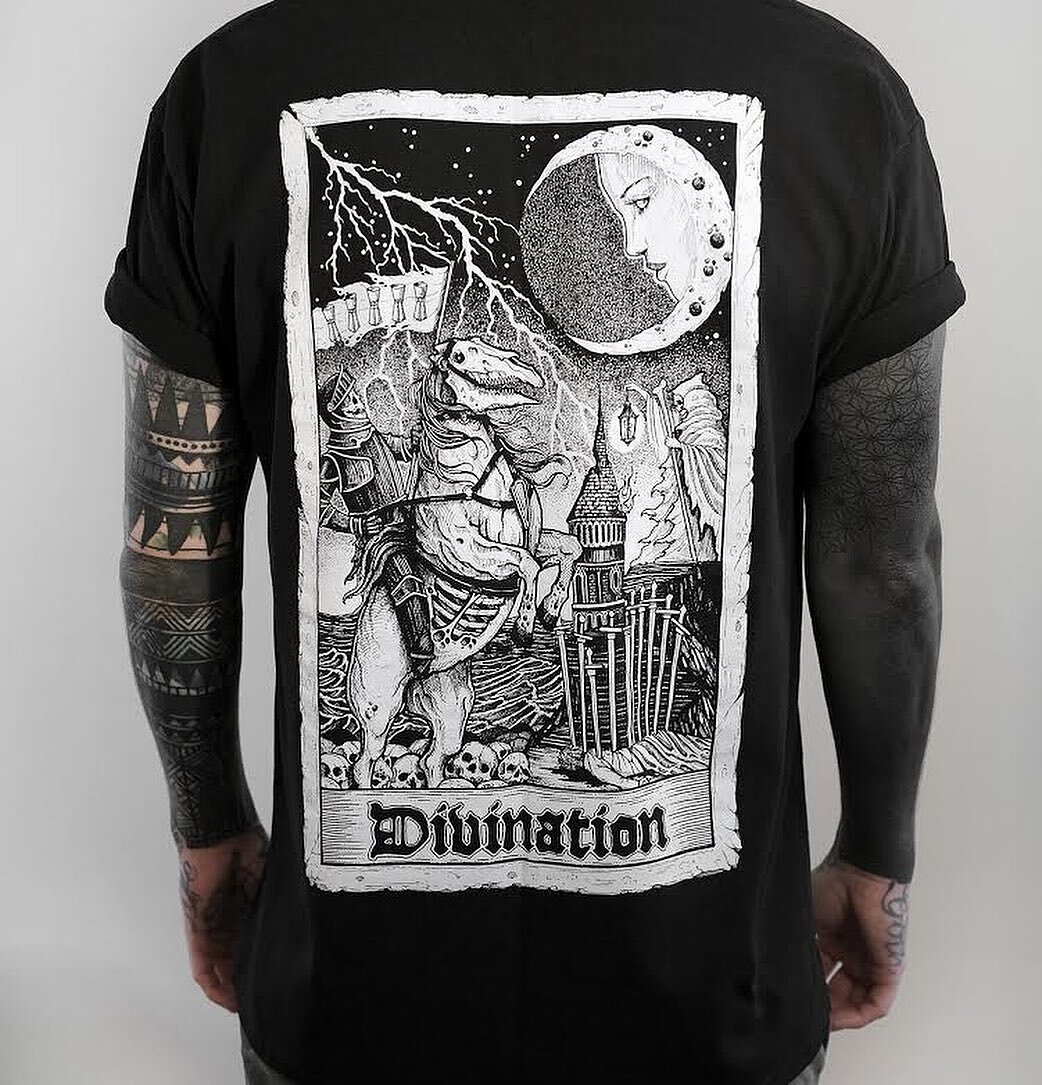 My new T-shirts &lsquo;Divination&rsquo; are available on my website merrytattooer.com
FRONT and BACK print.
Any purchase will be gratefully appreciated. @somersetprintco @northgatetattoo