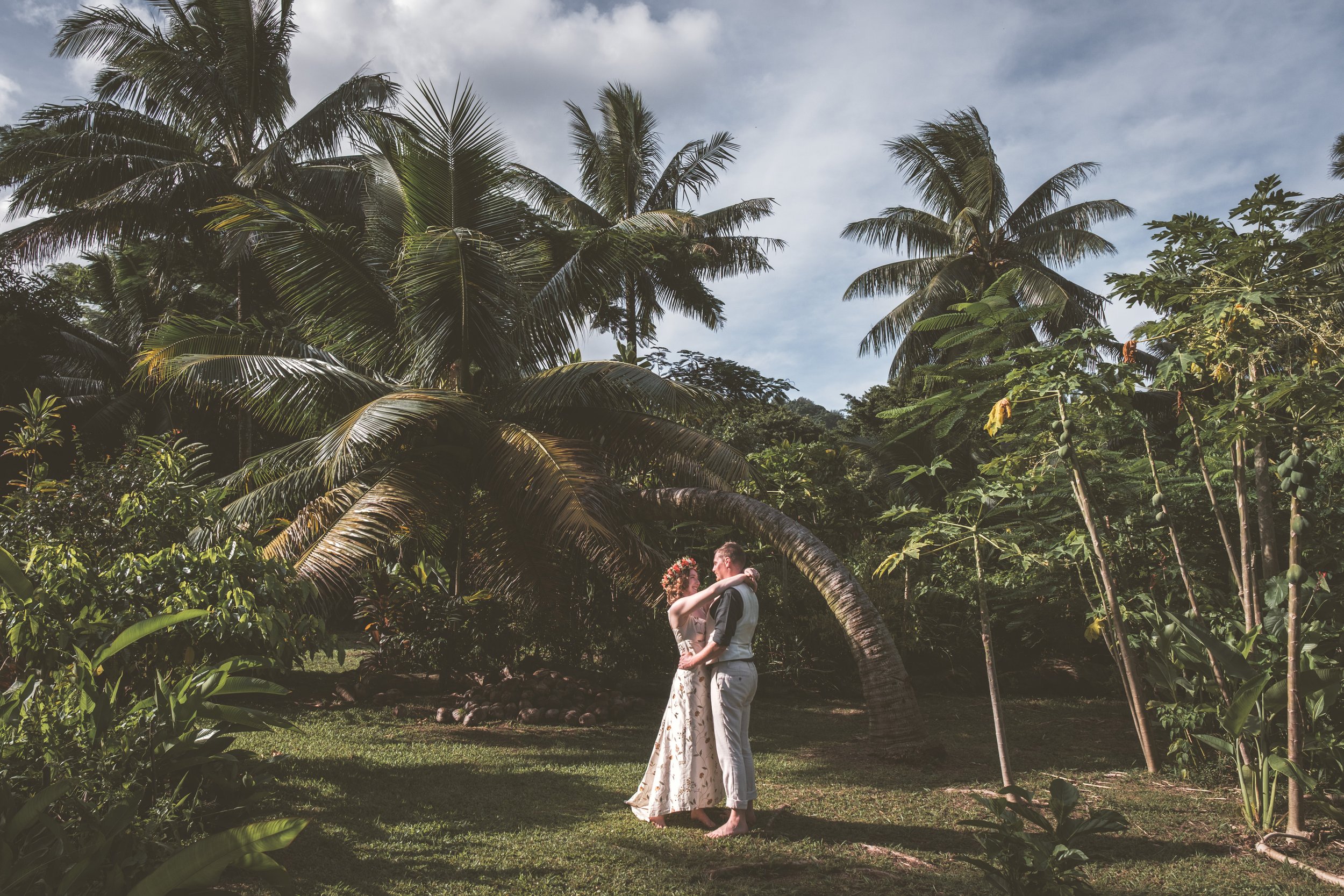 Slideshow // Louis + Imogen's Island Destination Wedding in Rarotonga.