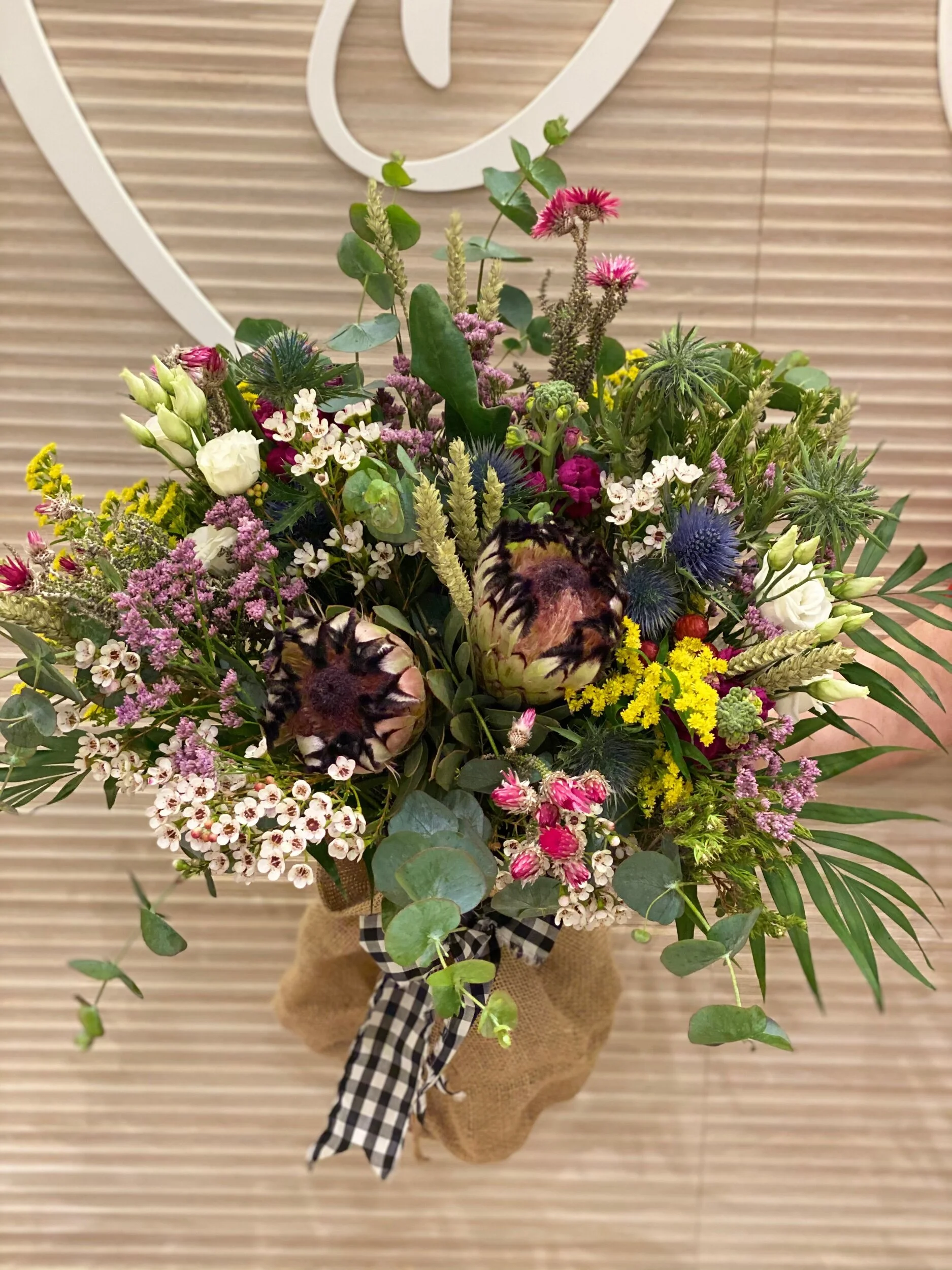 E4EFF165-C5B6-479C-886D-ABF26E5ADC76