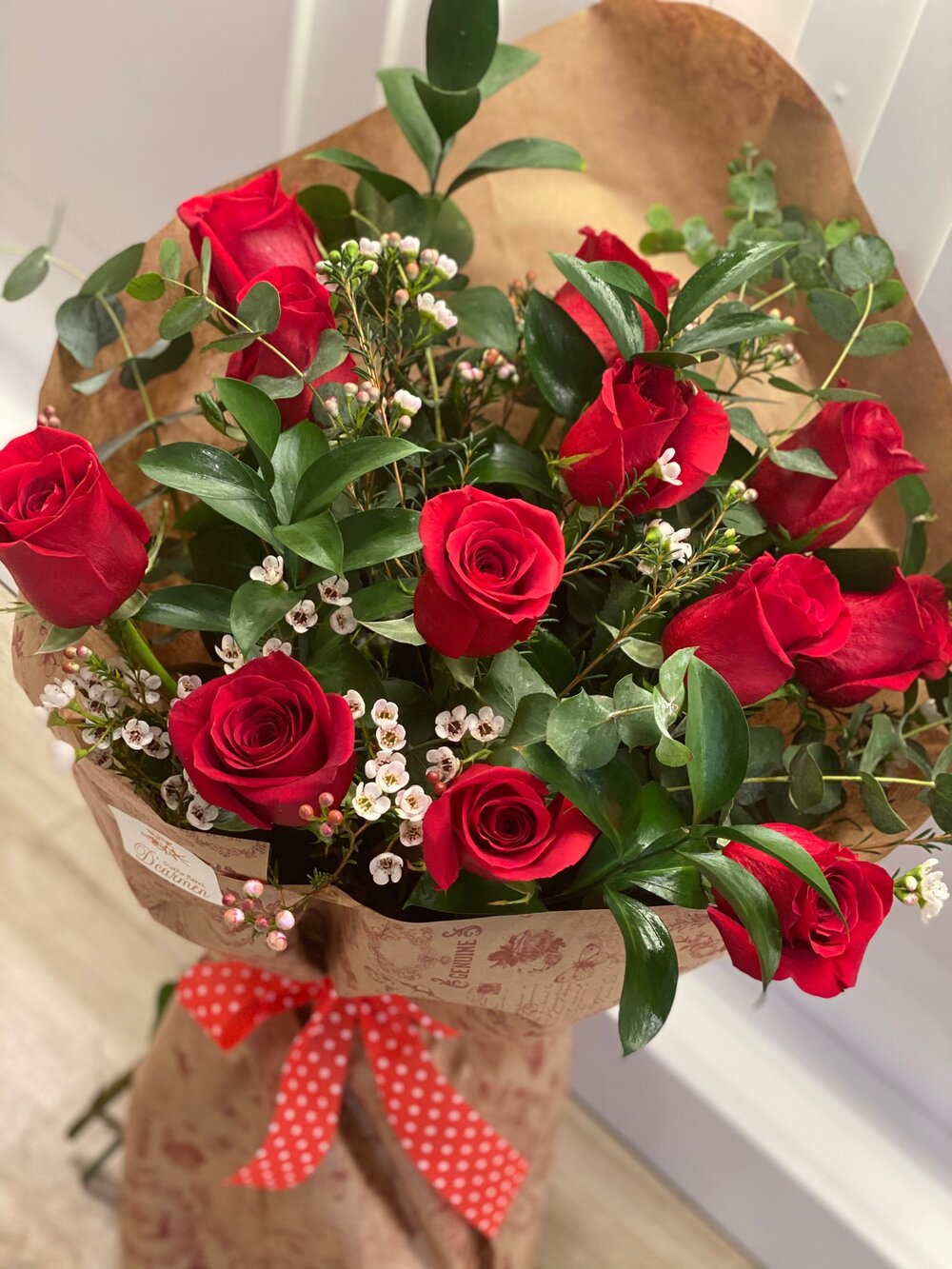 Ramo 12 rosas rojas — D'Carmen