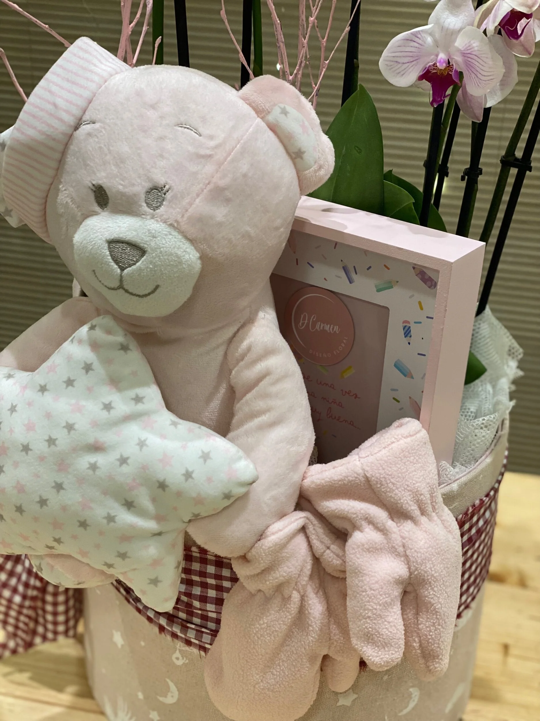 28DEF5AC-9469-4547-A38C-33BC6DA0CD3A