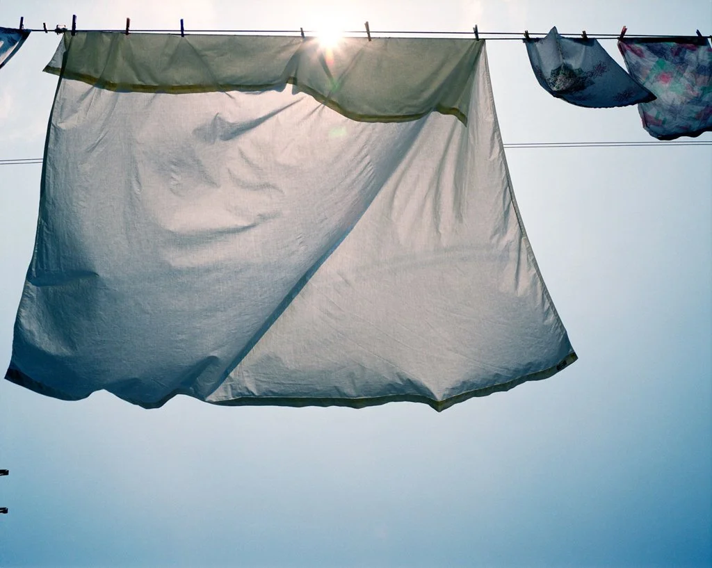 bd21b60f43c7bd37-sheetonclothesline.jpg