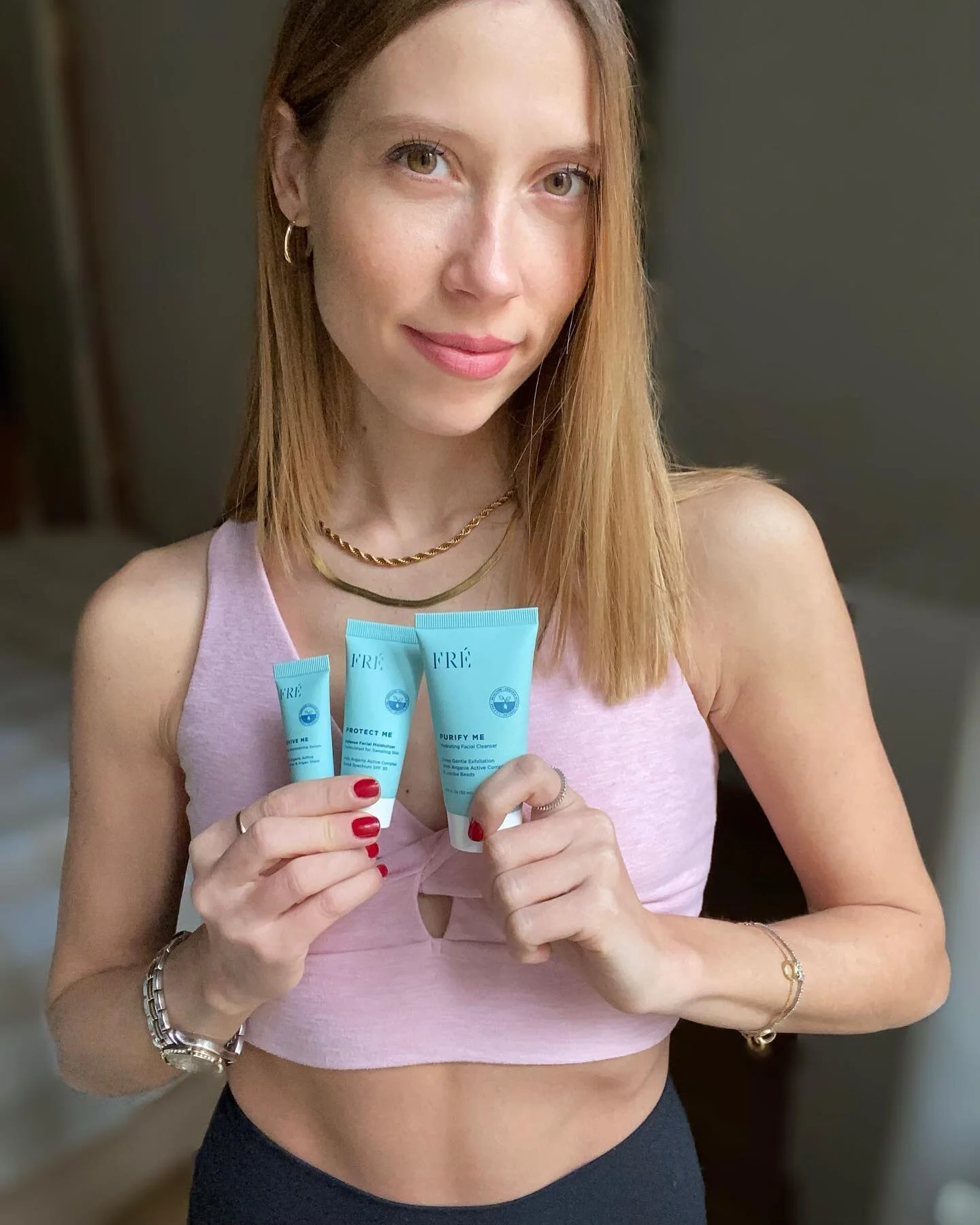 As you might have noticed I love the skincare products of @freskincare 
I wouldn&rsquo;t suggest something unless I would absolutely love it! 

FIGHT THE DRYNESS ❄️ 💁🏼&zwj;♀️

For preventing dryness, a hydrating skincare regimen based on deeply nou