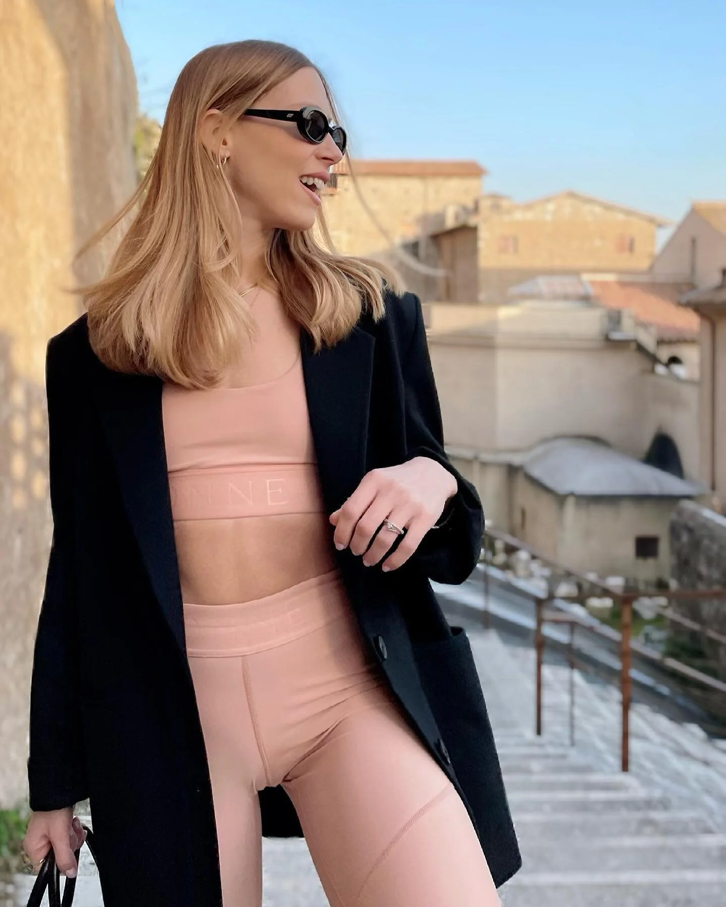 Daily dose of fresh air🤍 
wearing the comfiest set by @onne 
Link in bio!
Xx

#ballet#ballerina#balletfitness#ballerinalife#fit#fitness#fitgirl#workout#barre#barrelovers#barreworkout#totalballetbody#dancer#dancerlife#trainer#trainerlife#pilates#love