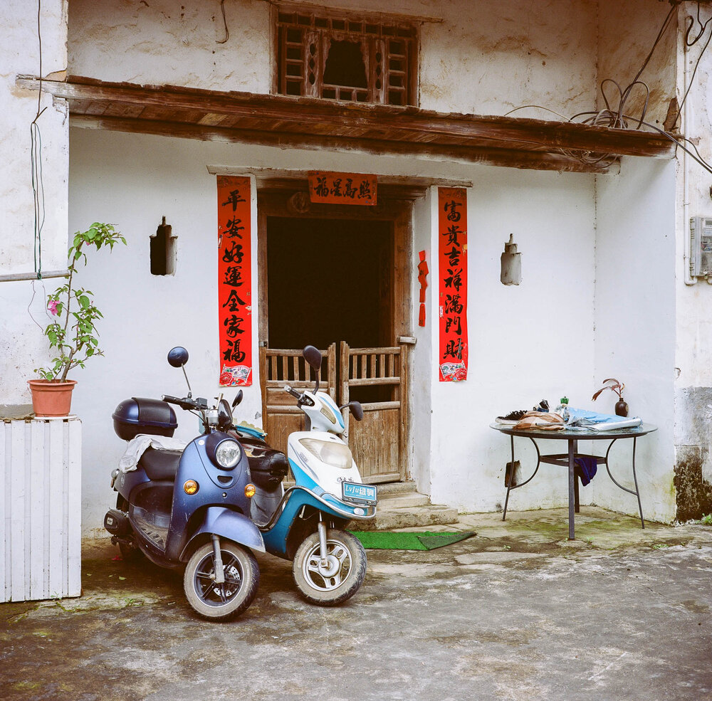 Mamiya 6 in China by Julian Love 24.jpg