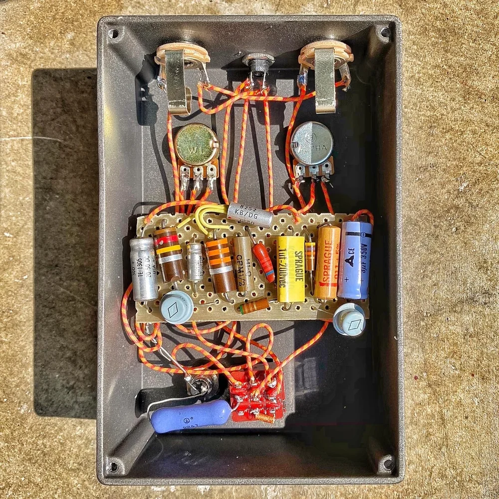Area51　fuzz Area 51 Fuzz pedal - YouTube