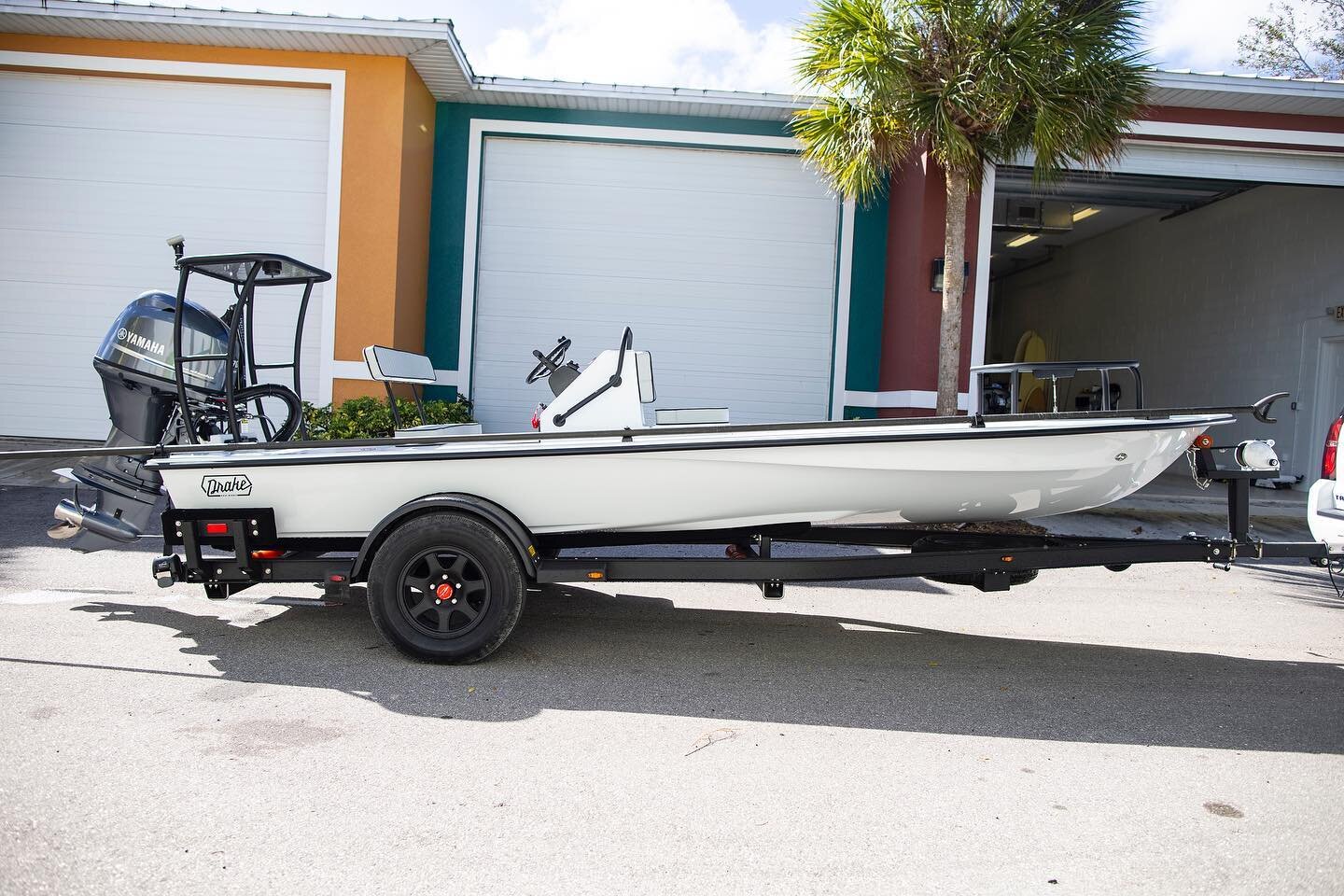 One clean Nomad at its new home with our good buddy @gregheinephoto 🤘🏽 Thanks amigo! #drakeskiffs #nomad #comingtoaflatnearyou #neversettle