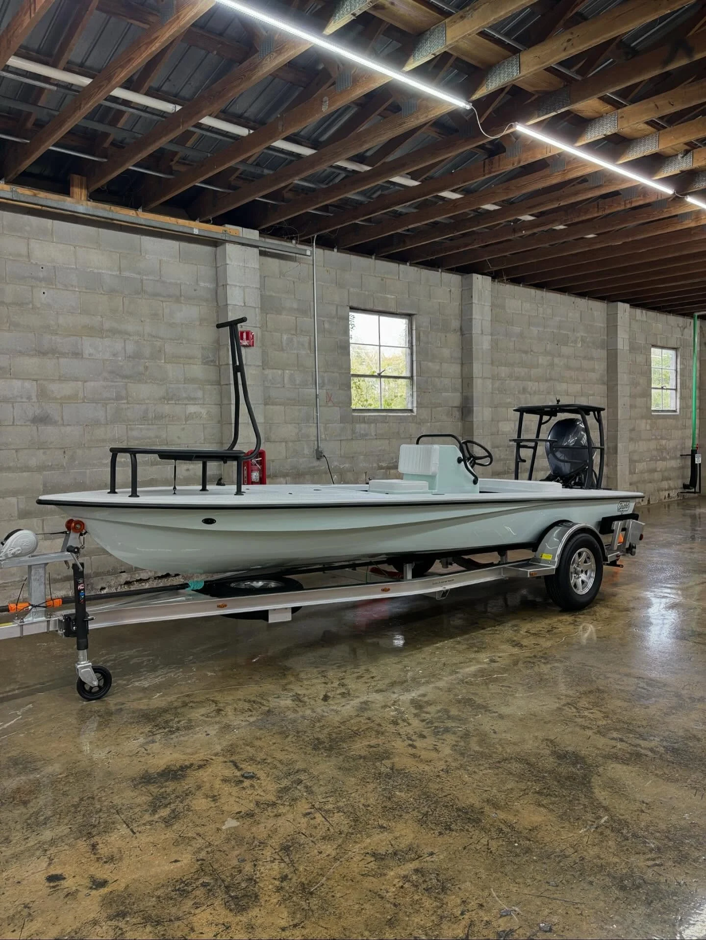 A great looking NV headed to the Bahamas 🇧🇸 #drakeboatworks #neversettle