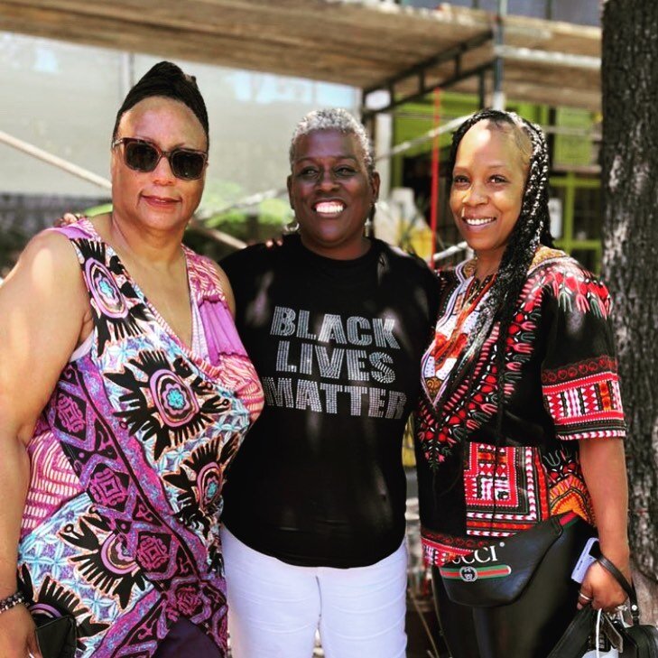 The amazing females leading the Oakland Transitional Housing Alliance. 
.
These women have dedicated their lives to supporting fellow women recover and find safe housing in the Oakland area. 
@oaklandelizabethhouse ED Jackie Yancy
@adiamondinthruff20