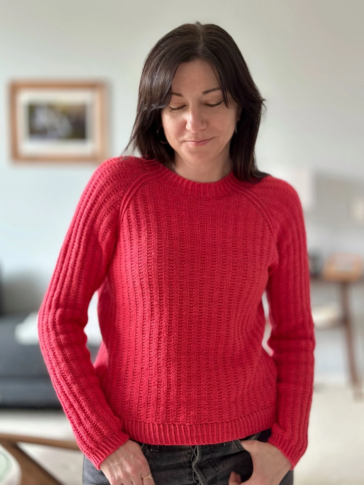My coral Anacortes Pullover is finished!! 

The color is so bright and happy, and the coral is just the right cool-toned shade for me to feel comfortable wearing often. This was such a fun project, in part thanks to the color, texture, and finished f