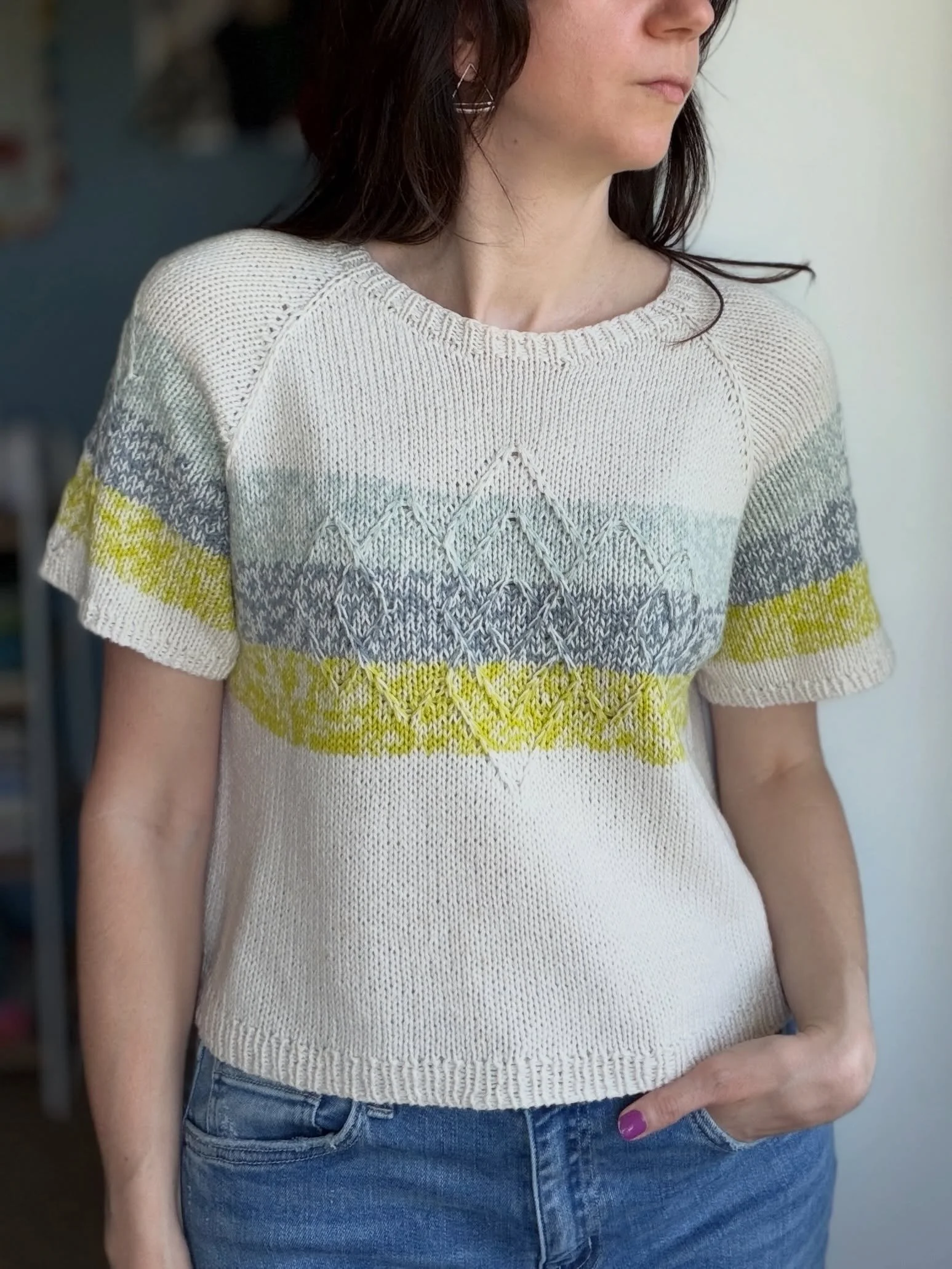 It&rsquo;s going to be a warm one today, which means I&rsquo;m pulling out one of my most feel-good knits, my Prismatic Reflection tee. 

This is a summer mod in the Prismatic Reflection Sweater pattern, using the same gauge to achieve a much breezie
