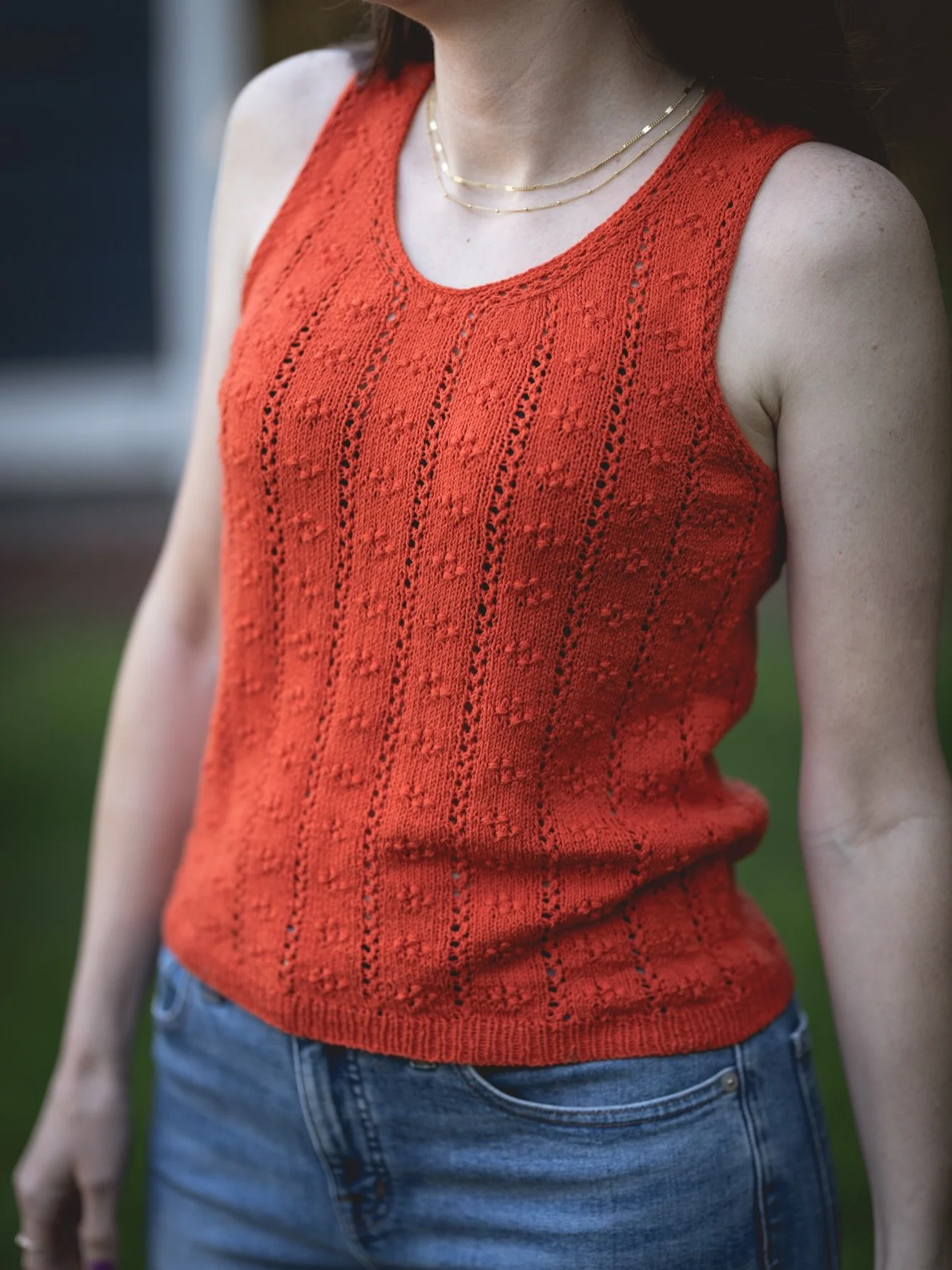 Today&rsquo;s Ravenna Sleeveless spotlight: the tank-top 🍓🍉❤️ 

While I was working on the button-down version, I knew I wanted to add a tank version to the mix. This version is knit in the round, and you have options between an I-cord trim, or rib