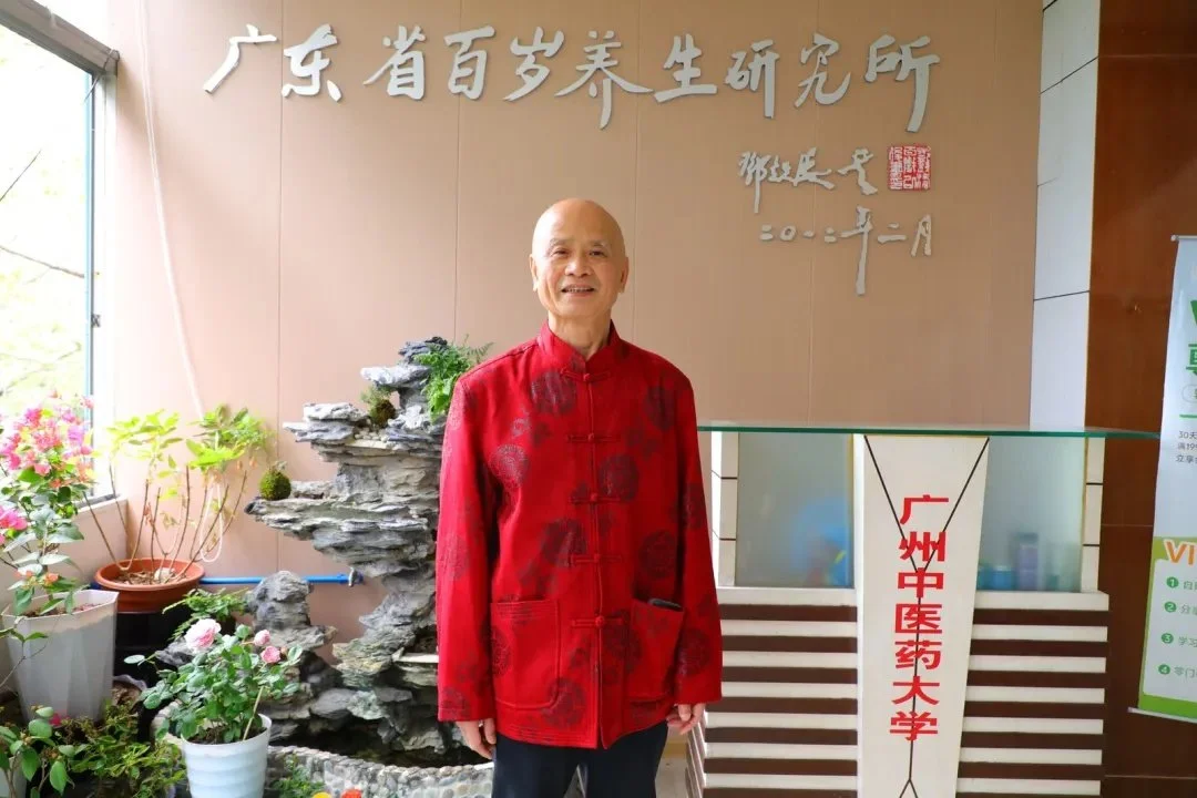 Renowned TCM Master Dr. Wu Mingjie Celebrates 40 Years in Medicine; Second Apprentice Acceptance Ceremony Successfully Held