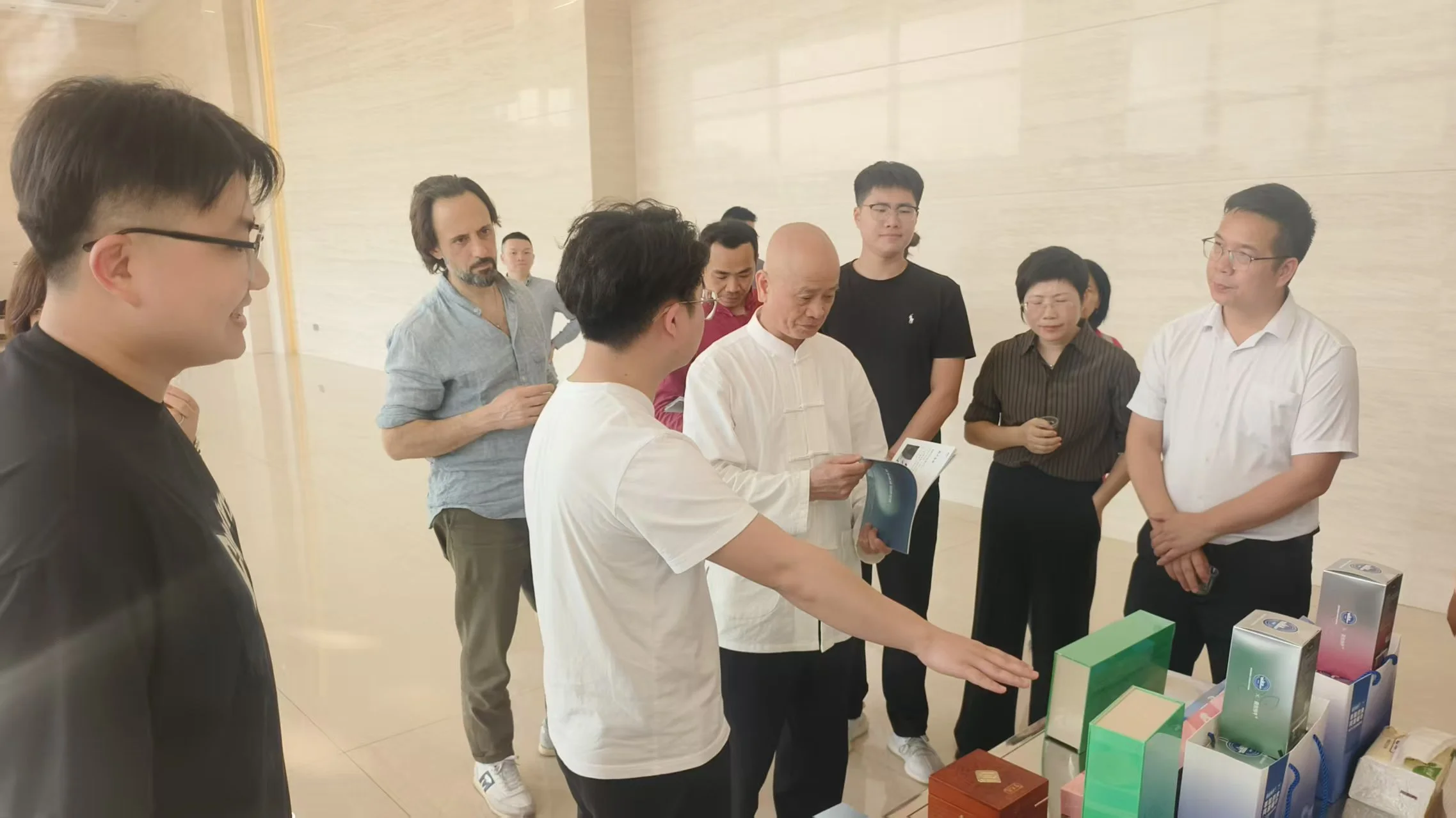 When Overseas Hometown Associations Meet Puning Traditional Chinese Medicine: A Journey of Cultural Resonance Across the Ocean