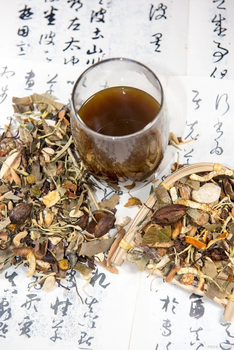 Xiao Chai Hu Tang (Minor Bupleurum Decoction)