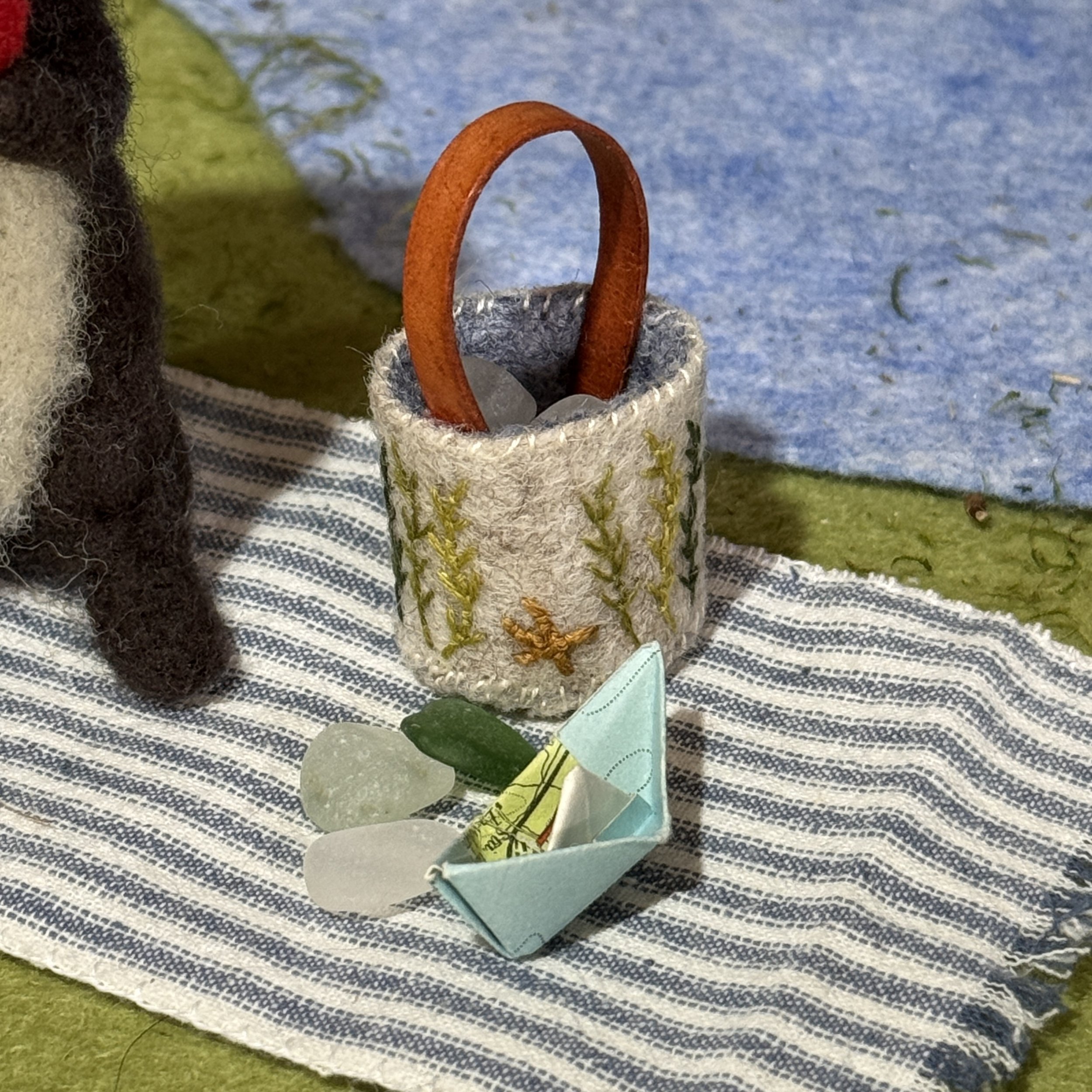 needle felted animal summer celestine and the hare summer_6308.jpg