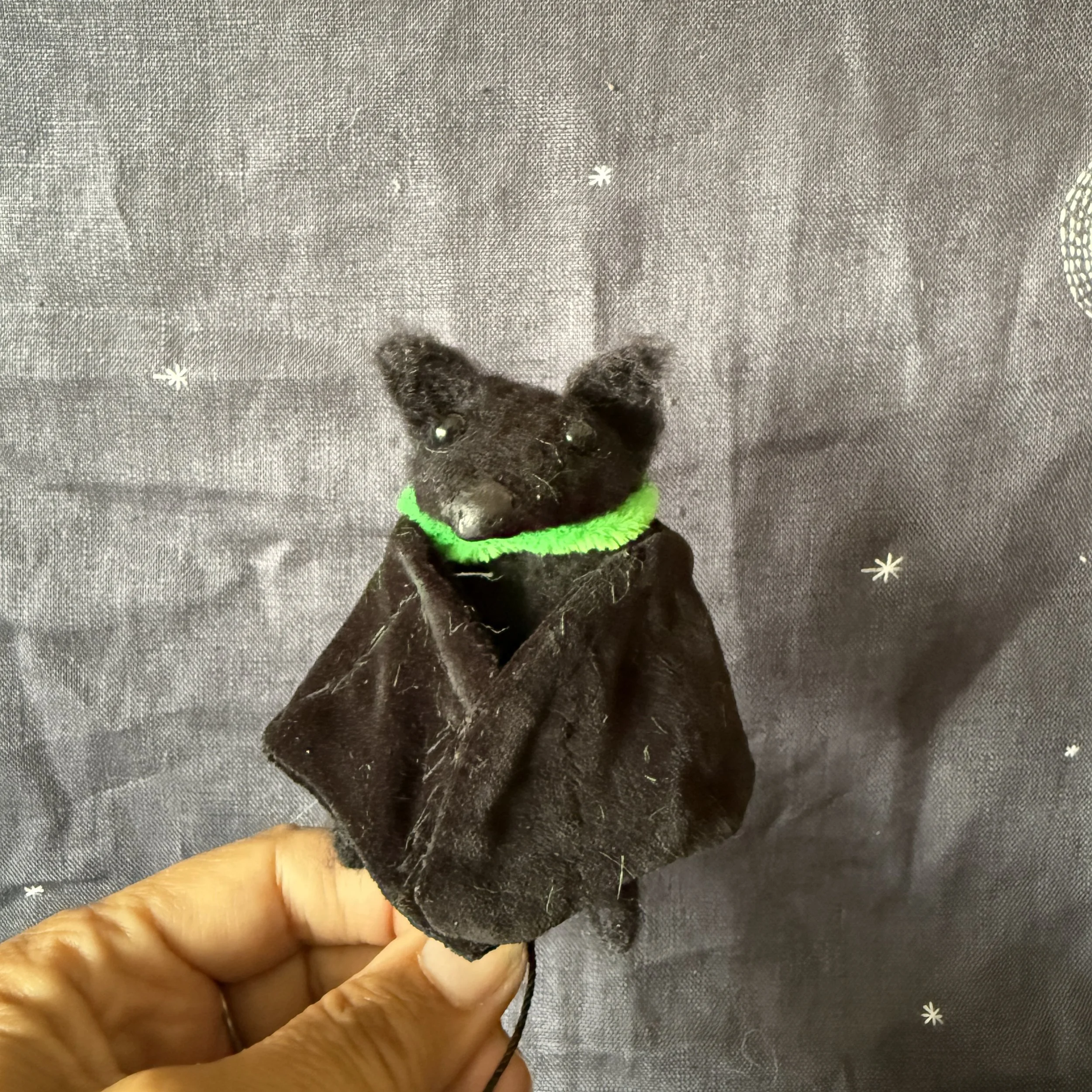 needlfelted-animal-bat celestine and the hare_6264.jpg