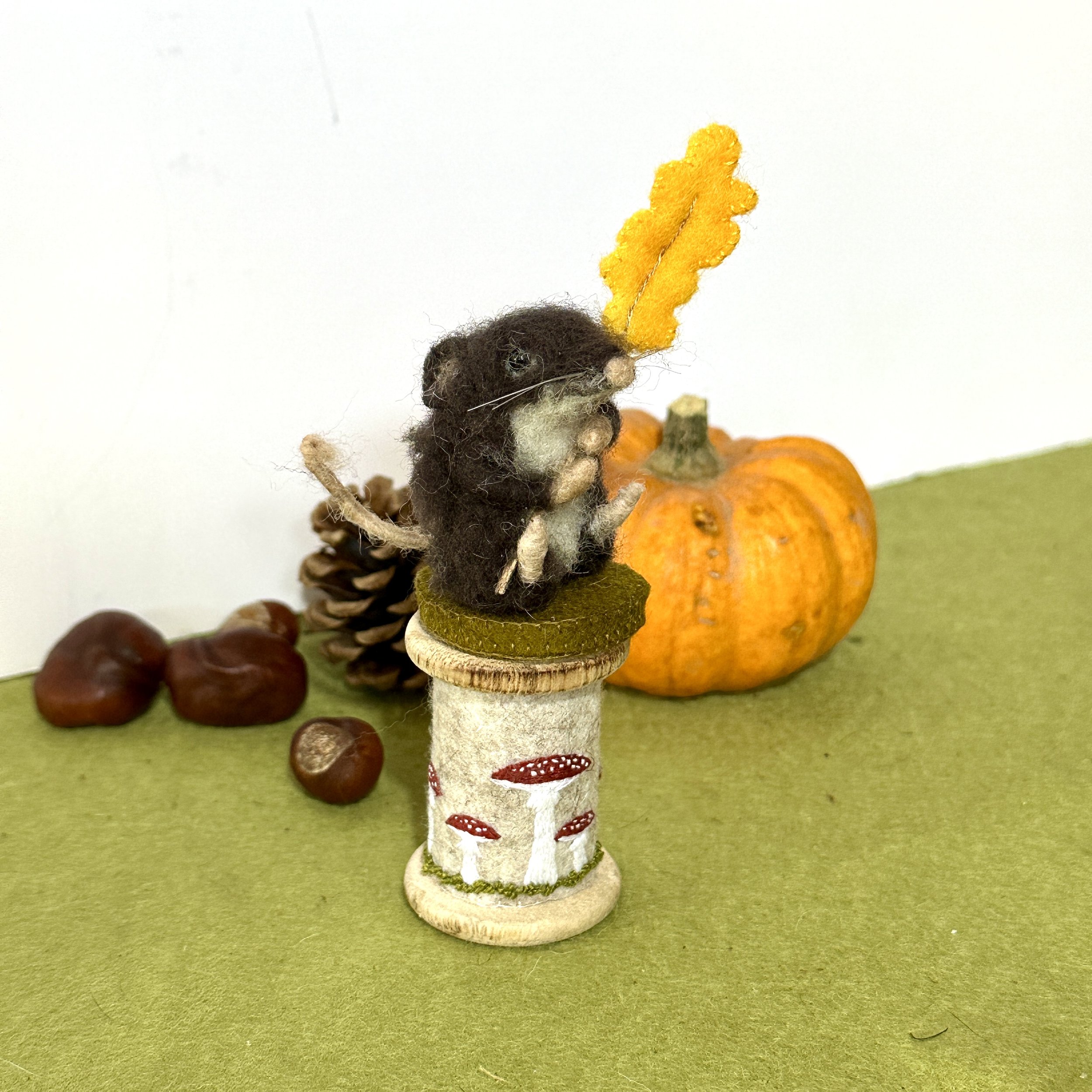celestine needle felted shrew autumn .jpg