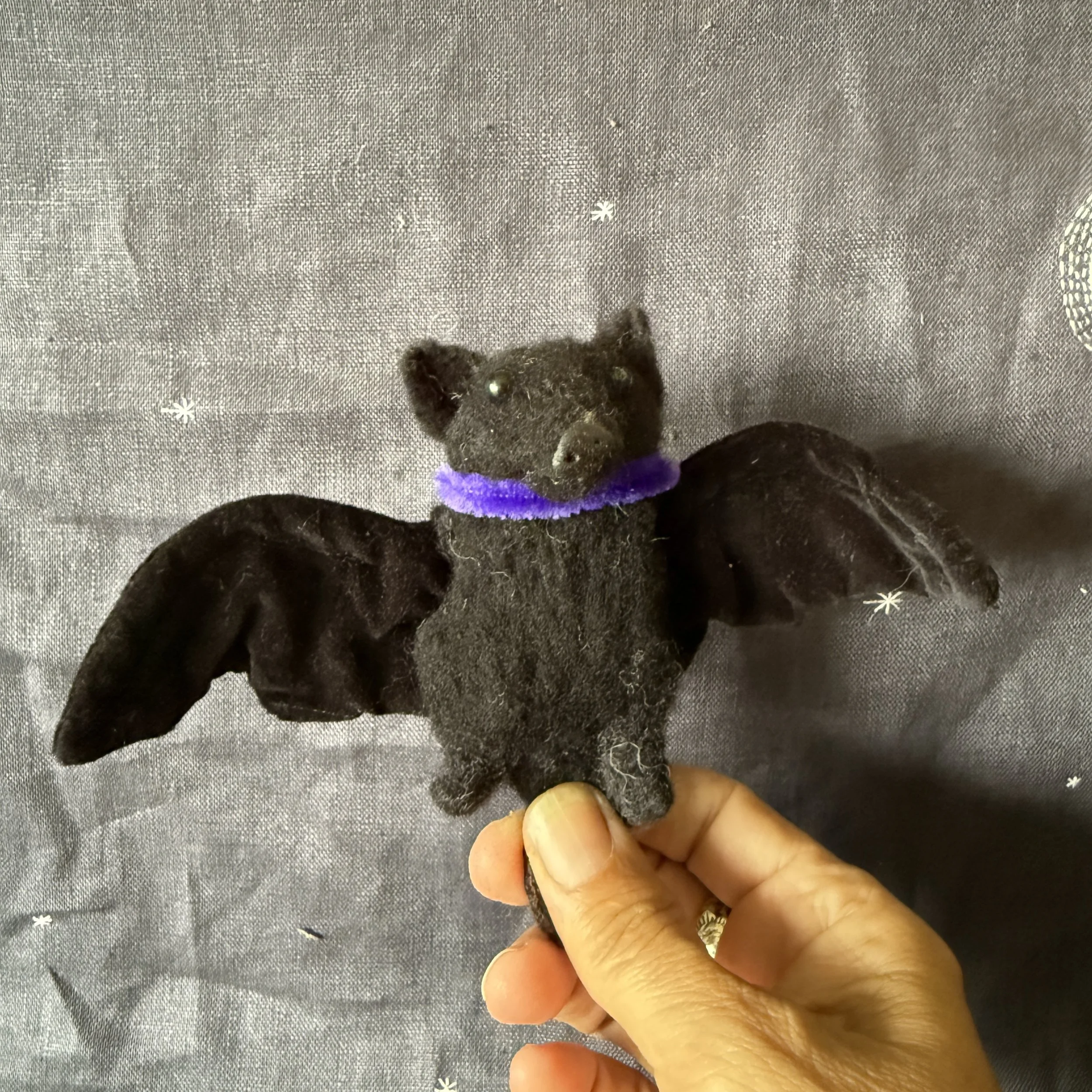 needlfelted-animal-bat celestine and the hare_6265.jpg