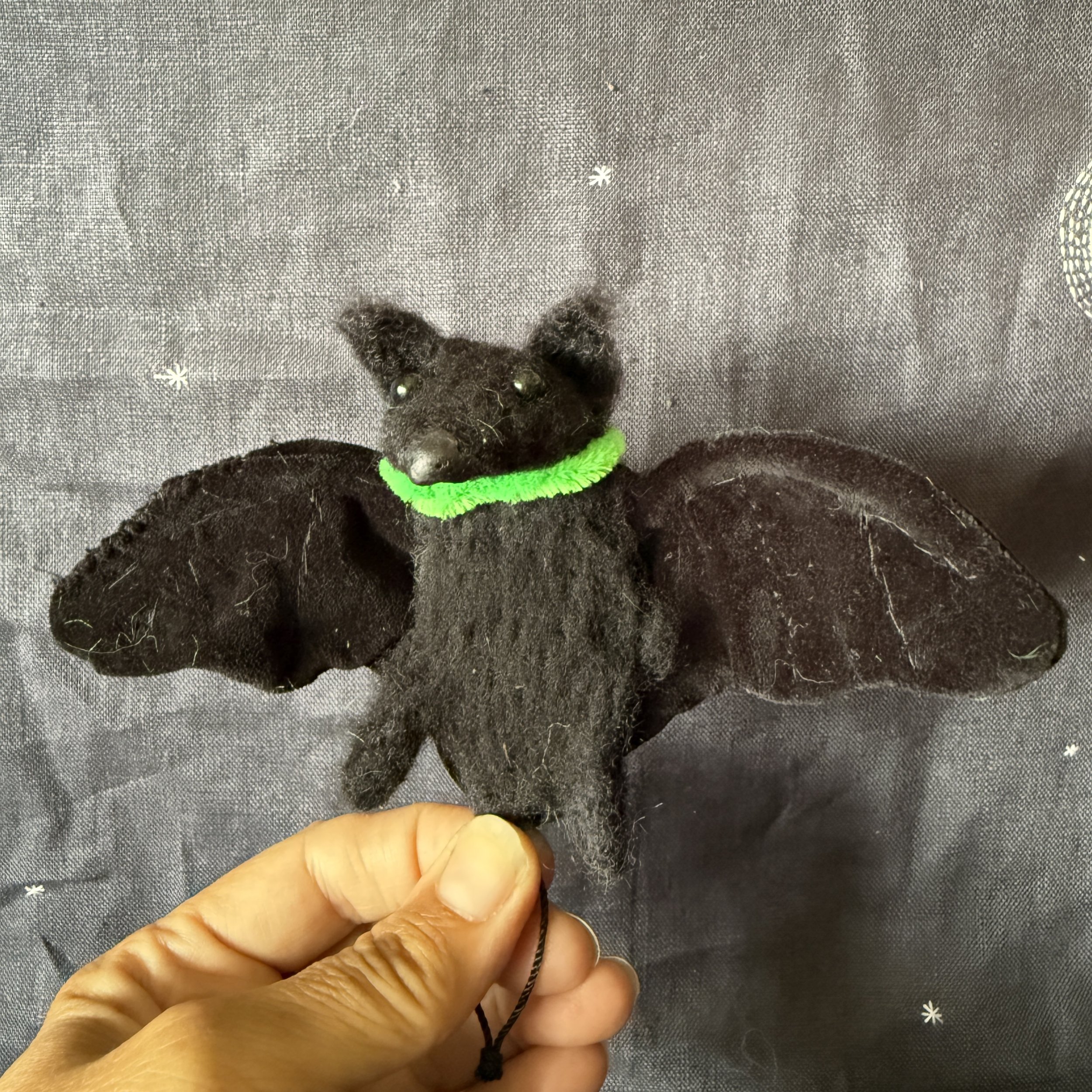 needlfelted-animal-bat celestine and the hare_6263.jpg
