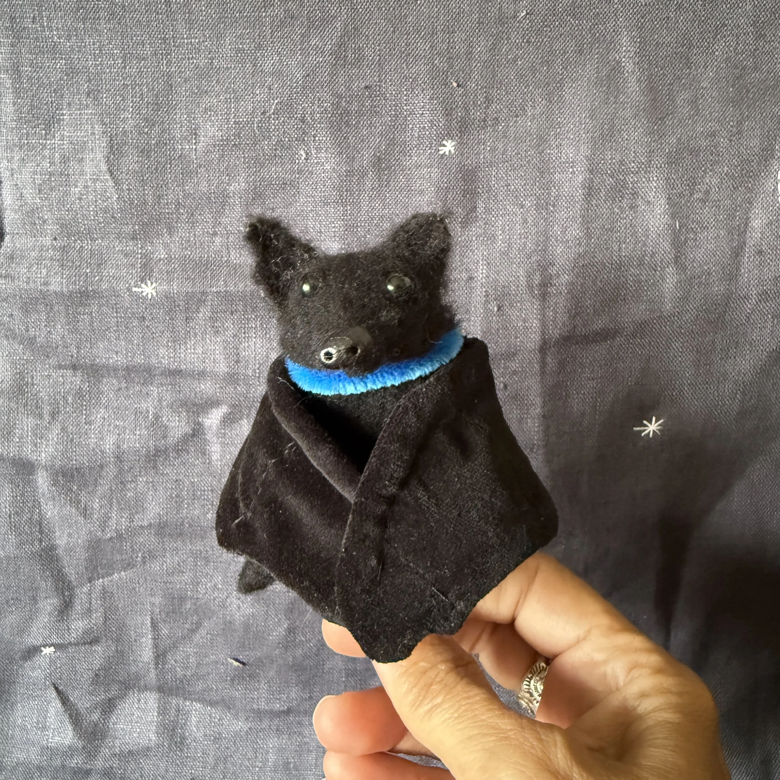 needlfelted-animal-bat celestine and the hare_6268.jpg