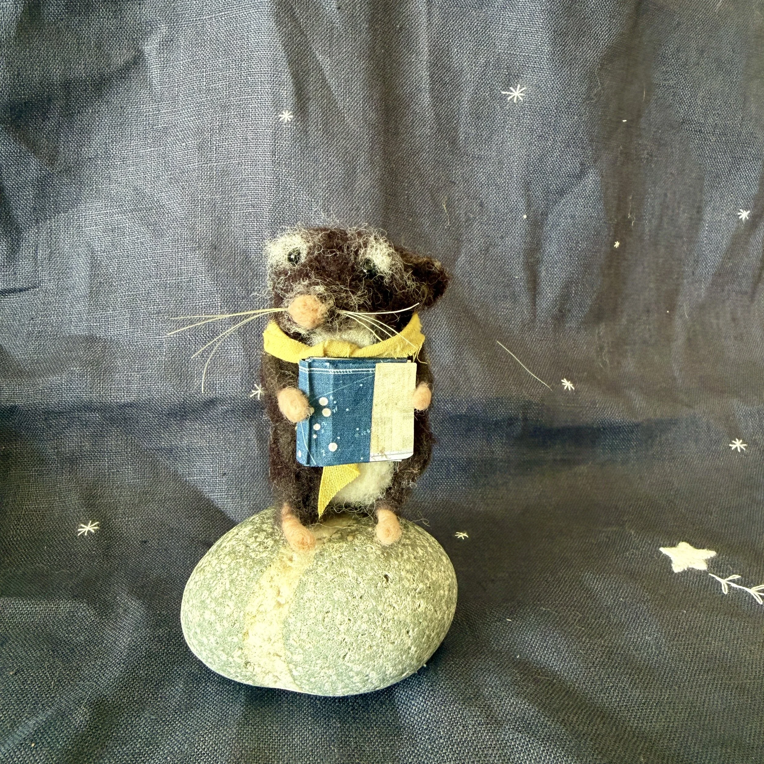needle felted animals summer celestine and the hare l_5072.jpg