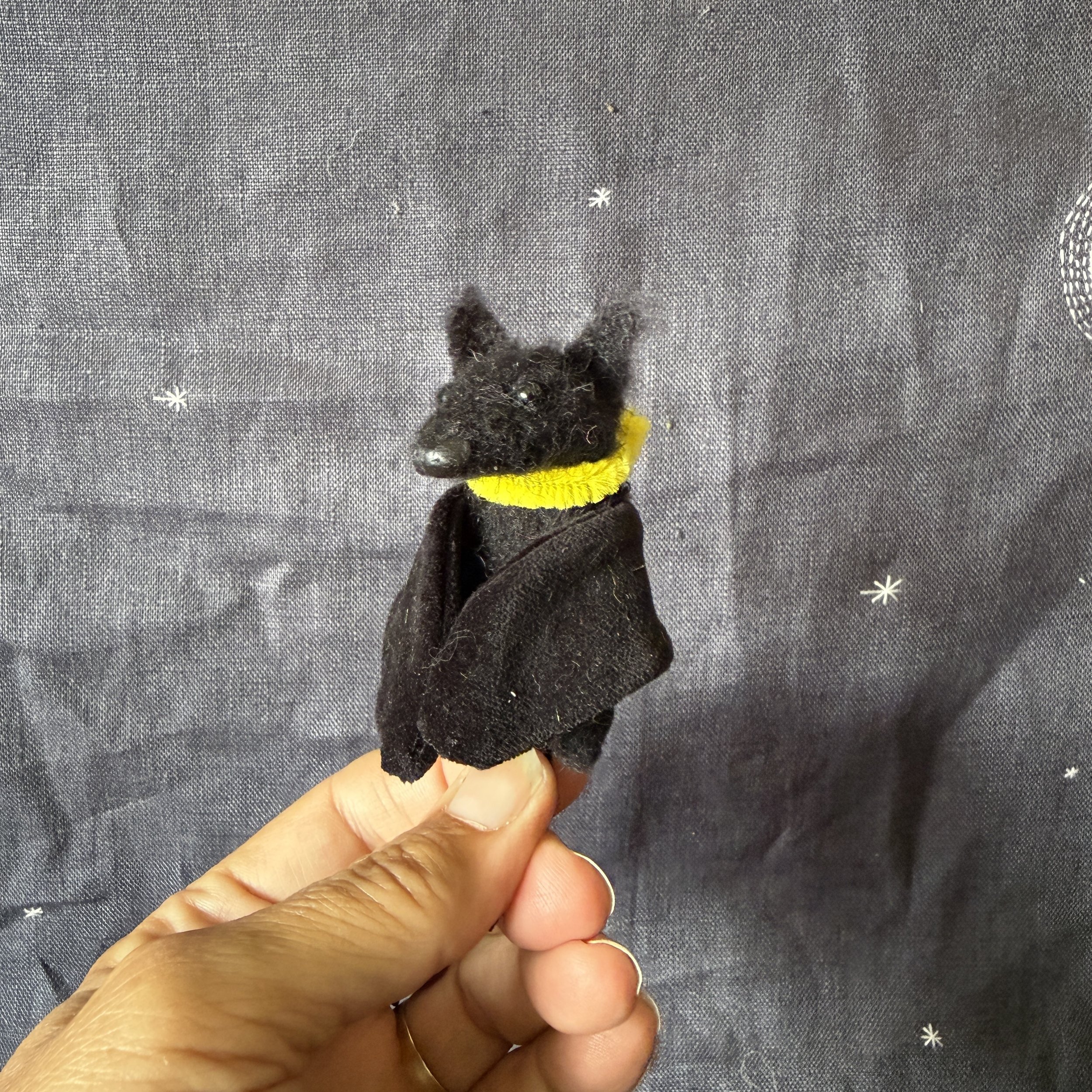 needlfelted-animal-bat celestine and the hare_6260.jpg