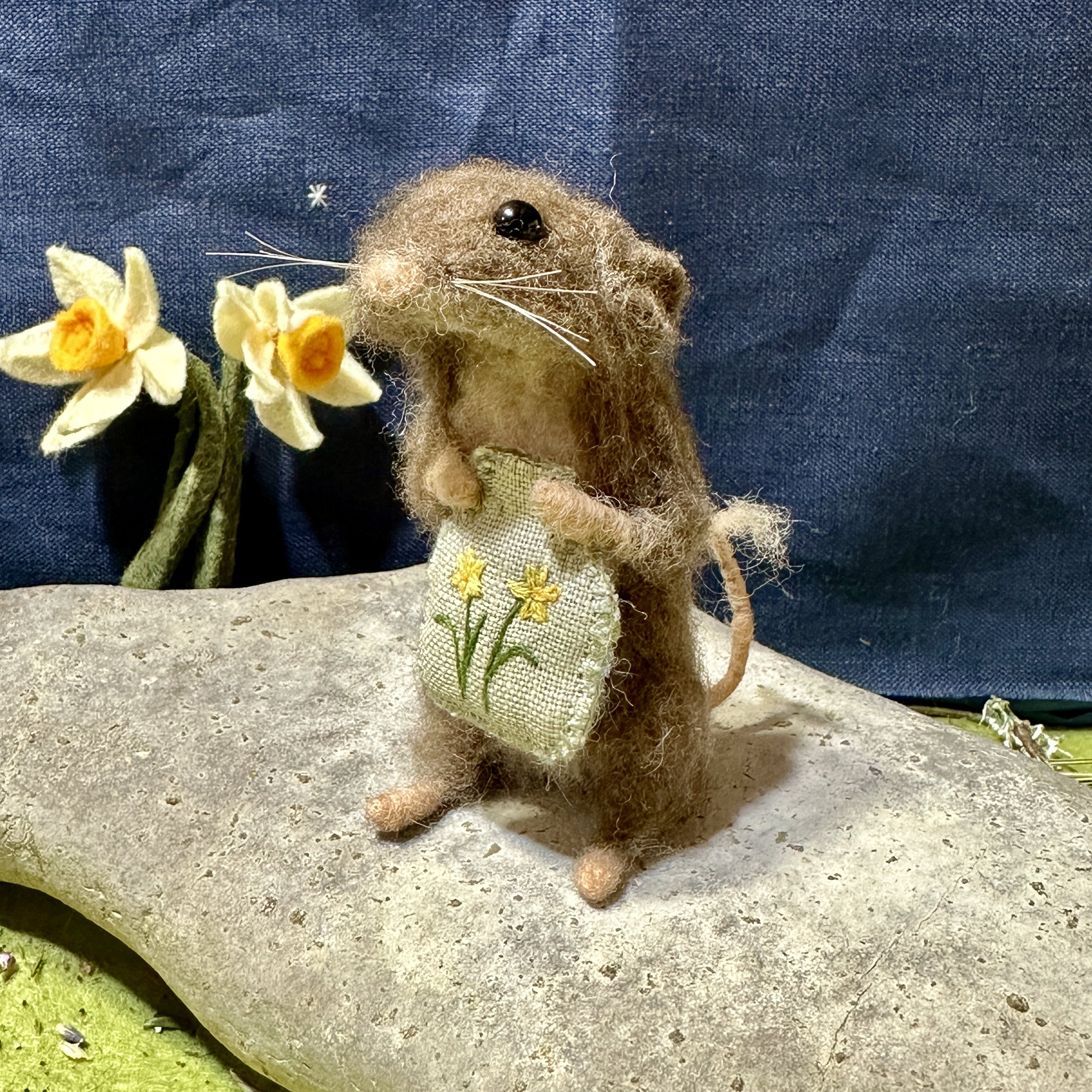 celestine spring collection needlefelted mouse hottie daffodils .jpg