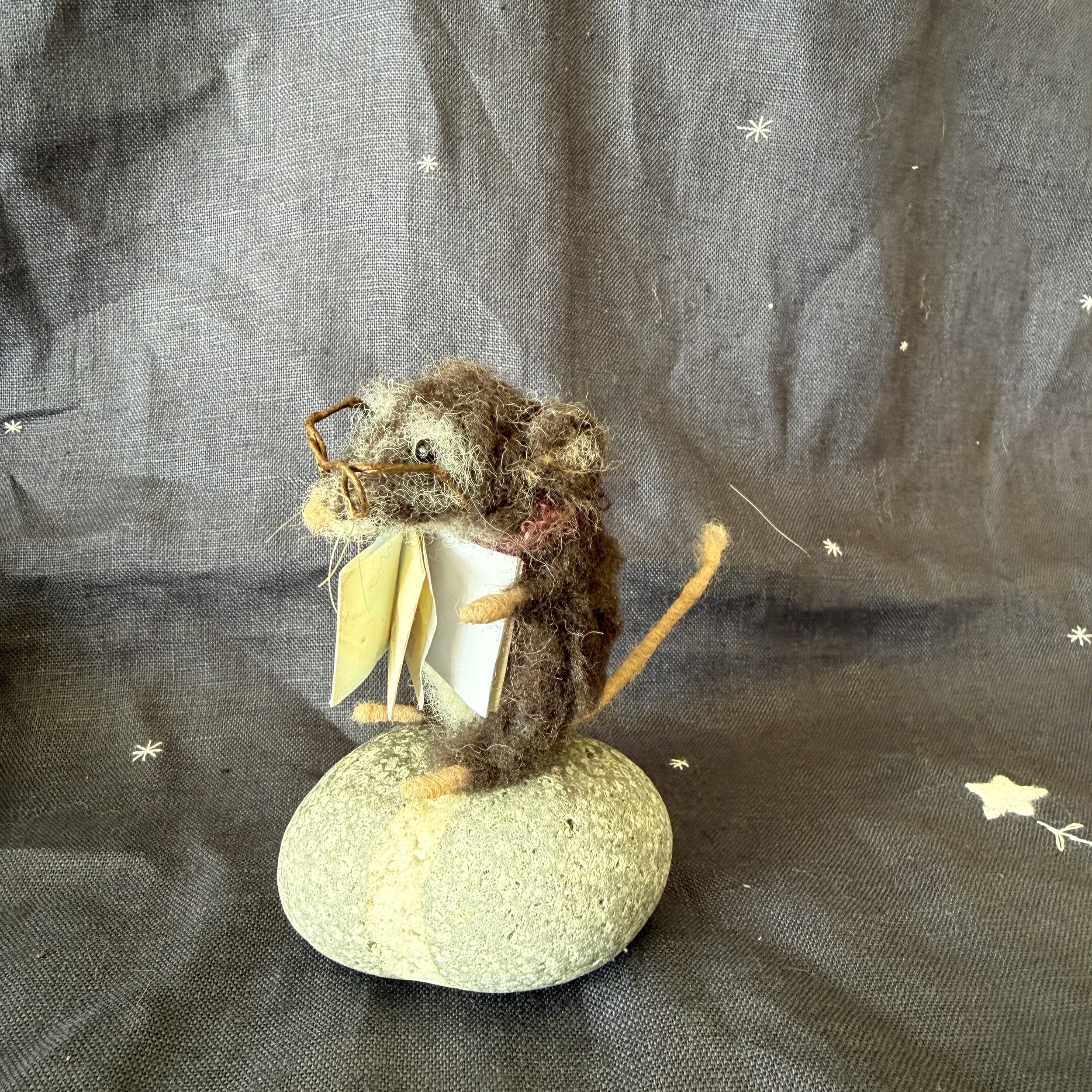needle felted animals summer celestine and the hare l_5074.jpg
