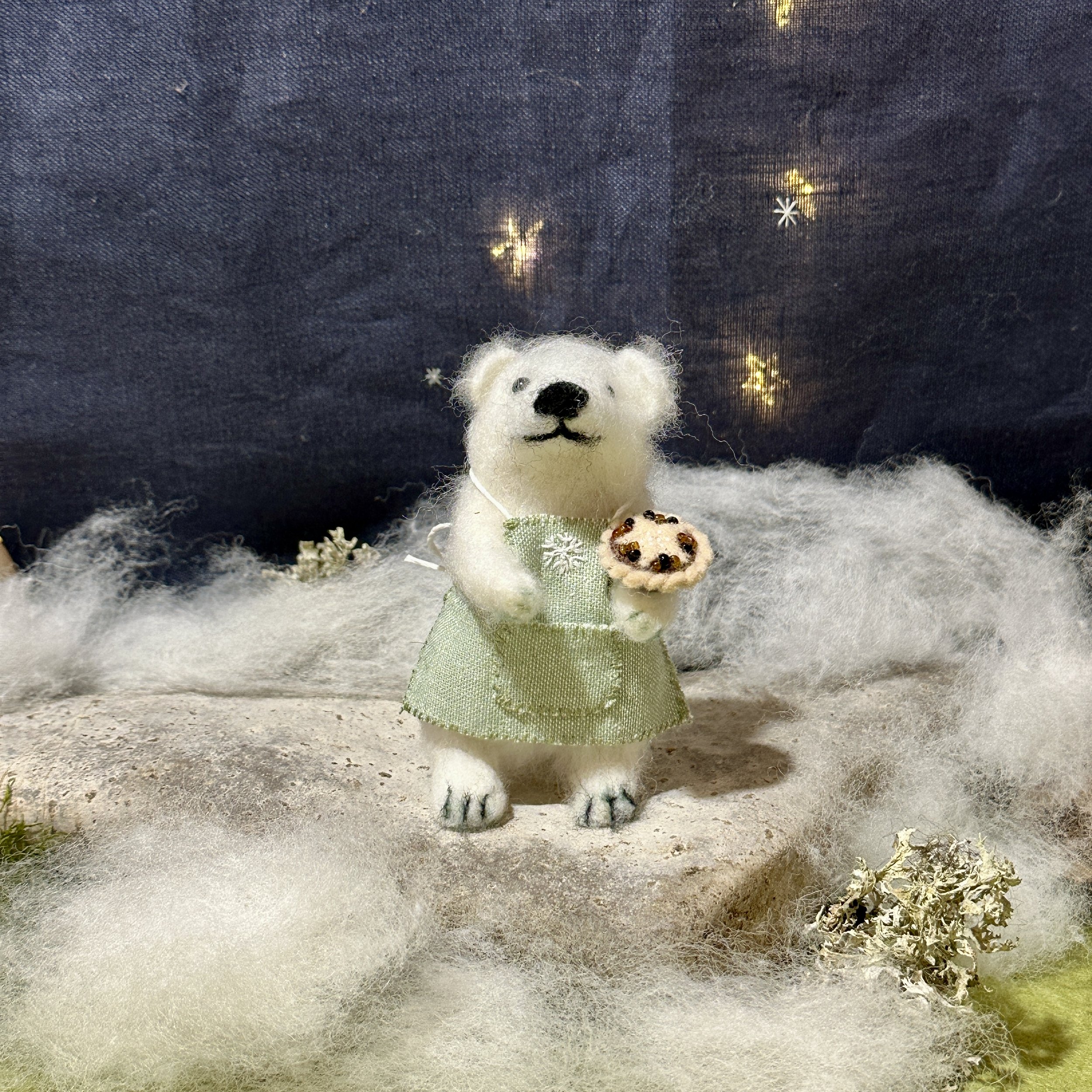 needle felted animal celestine and the hare yule _8659.jpg