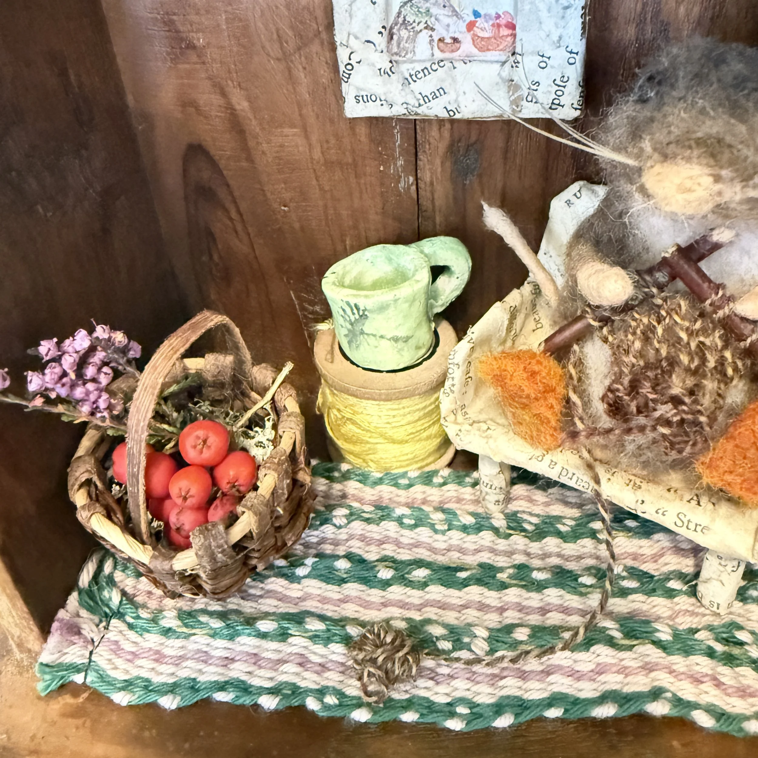 needlfelted-animal- diorama clock case mouse celestine and the hare_6642.jpg