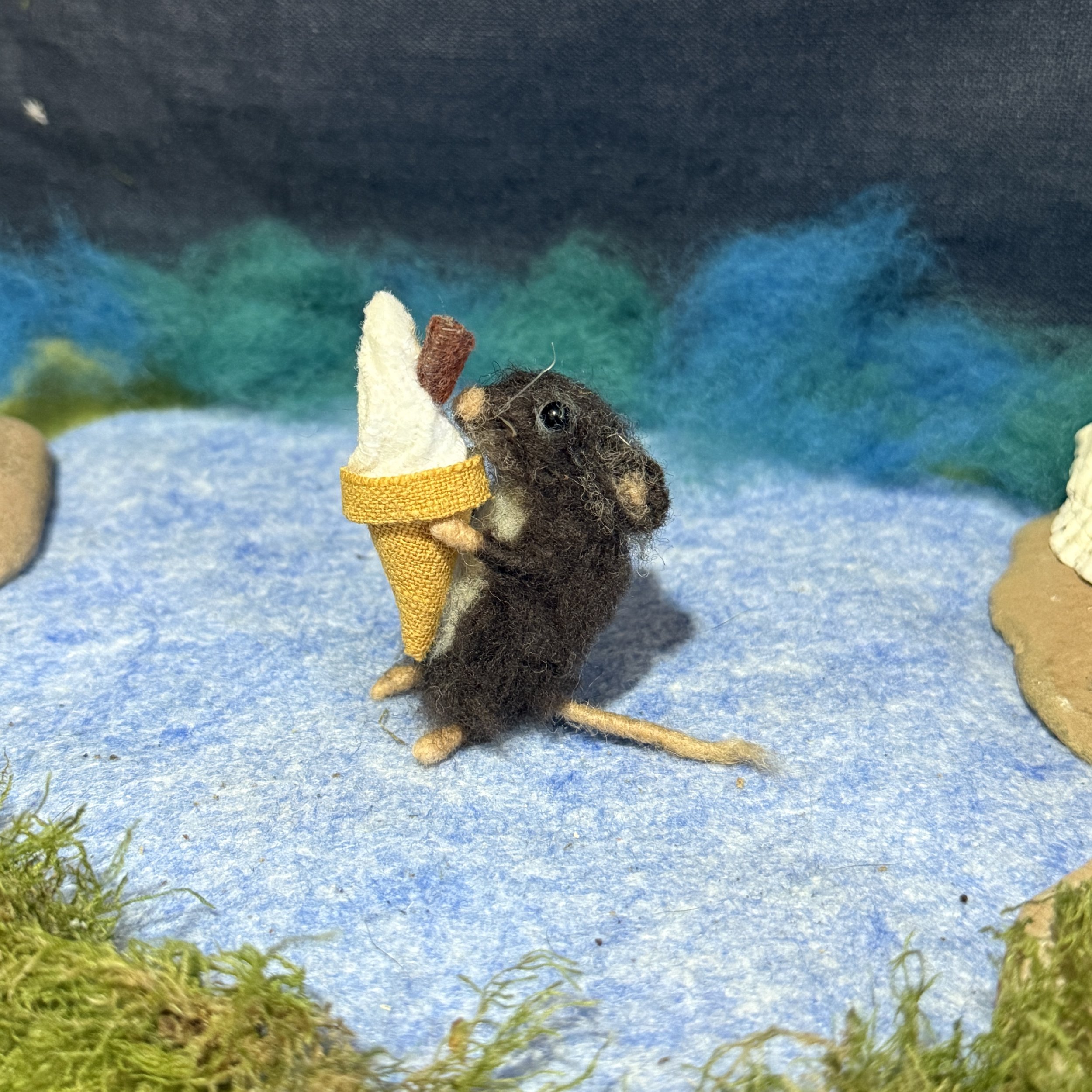 needle felted animal celestine and the hare summer_5873.jpg