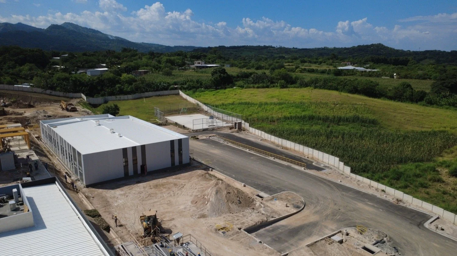 instituto-retos-fundacion-touno-steiner-avances-de-construccion-agosto-2026-concorda-constructora-arquitectos-el-salvador-1.JPG