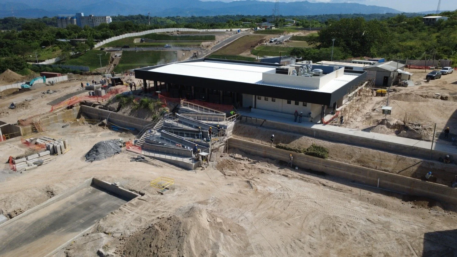 instituto-retos-fundacion-touno-steiner-avances-de-construccion-agosto-2026-concorda-constructora-arquitectos-el-salvador-23.JPG