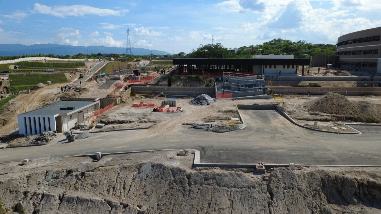 instituto-retos-fundacion-touno-steiner-avances-de-construccion-agosto-2026-concorda-constructora-arquitectos-el-salvador-30.JPG