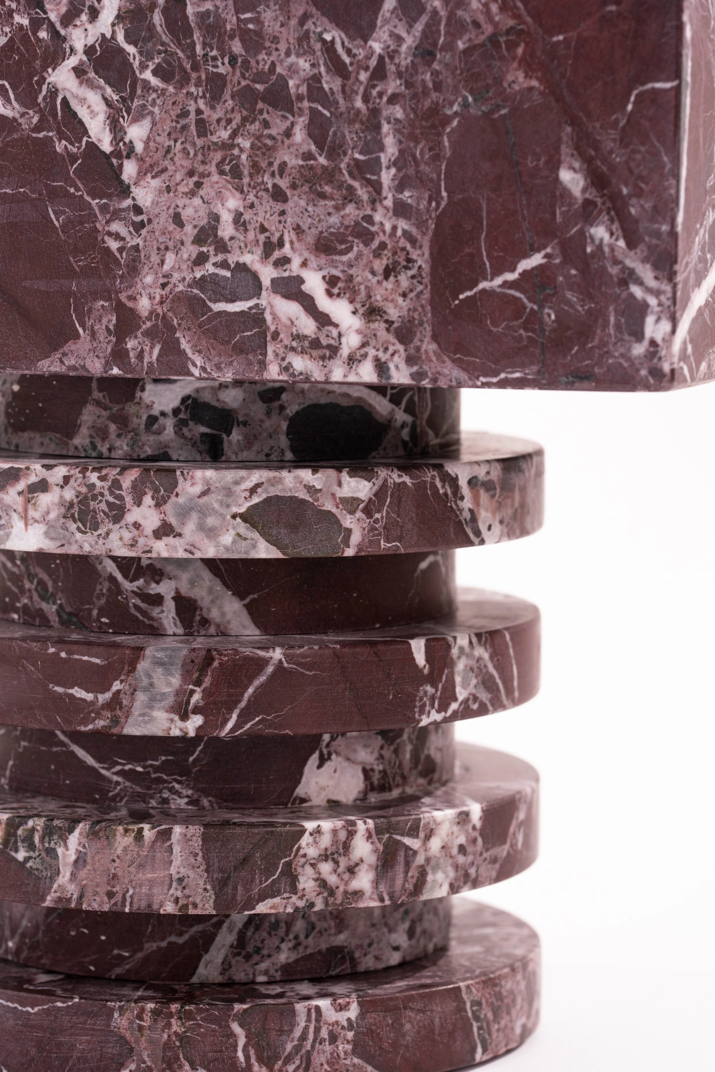 Cupa Stone x Pablo Erroz: la nueva colección cápsula de lámparas que fusionan artesanía, diseño y piedra natural
