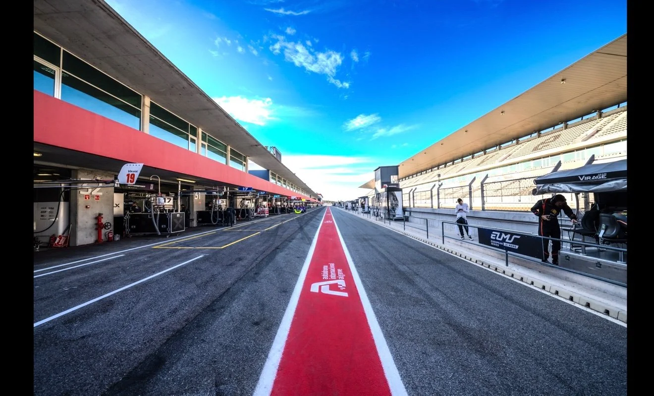 25-pitlane-sent-by-user.jpg
