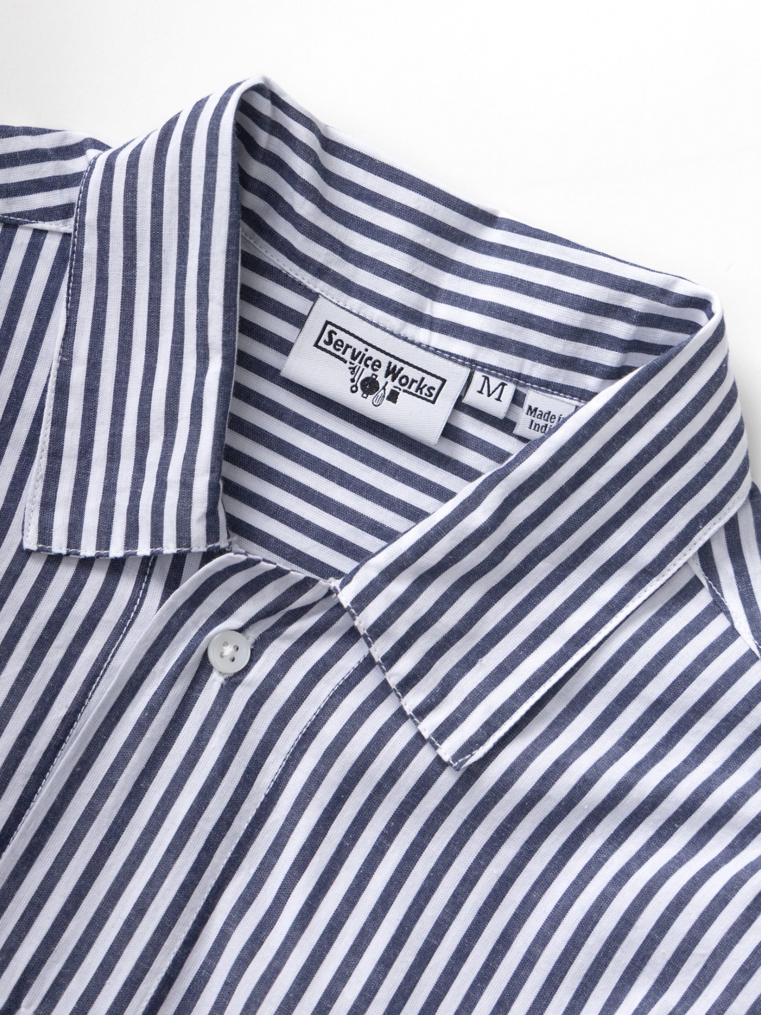 SW219-PoplinStripeWaiterShirt-Royal-05_clipped_rev_1.png