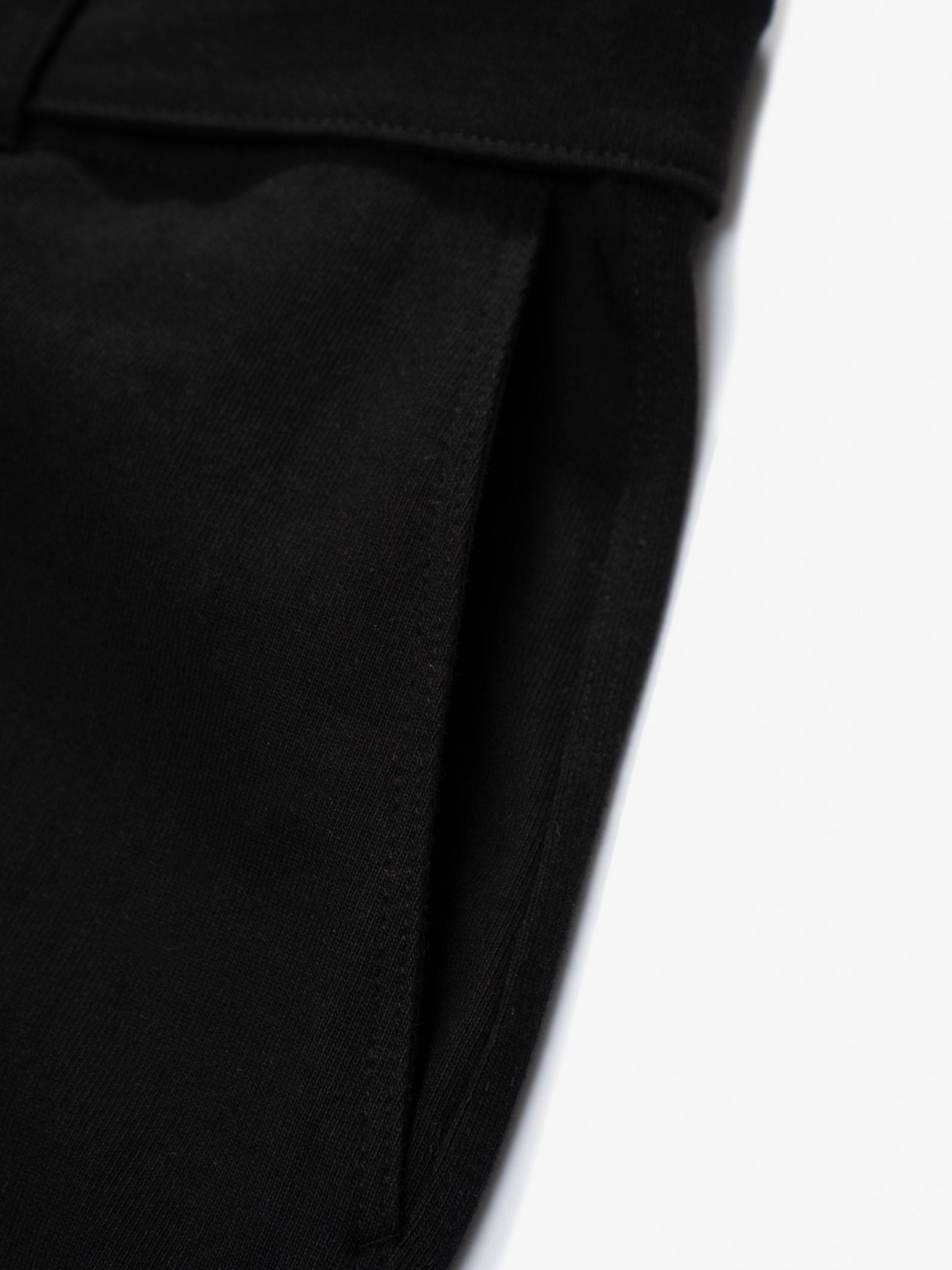 LW1100B-BELTED-JERSEY-TROUSER-BLACK-03_clipped_rev_1.png